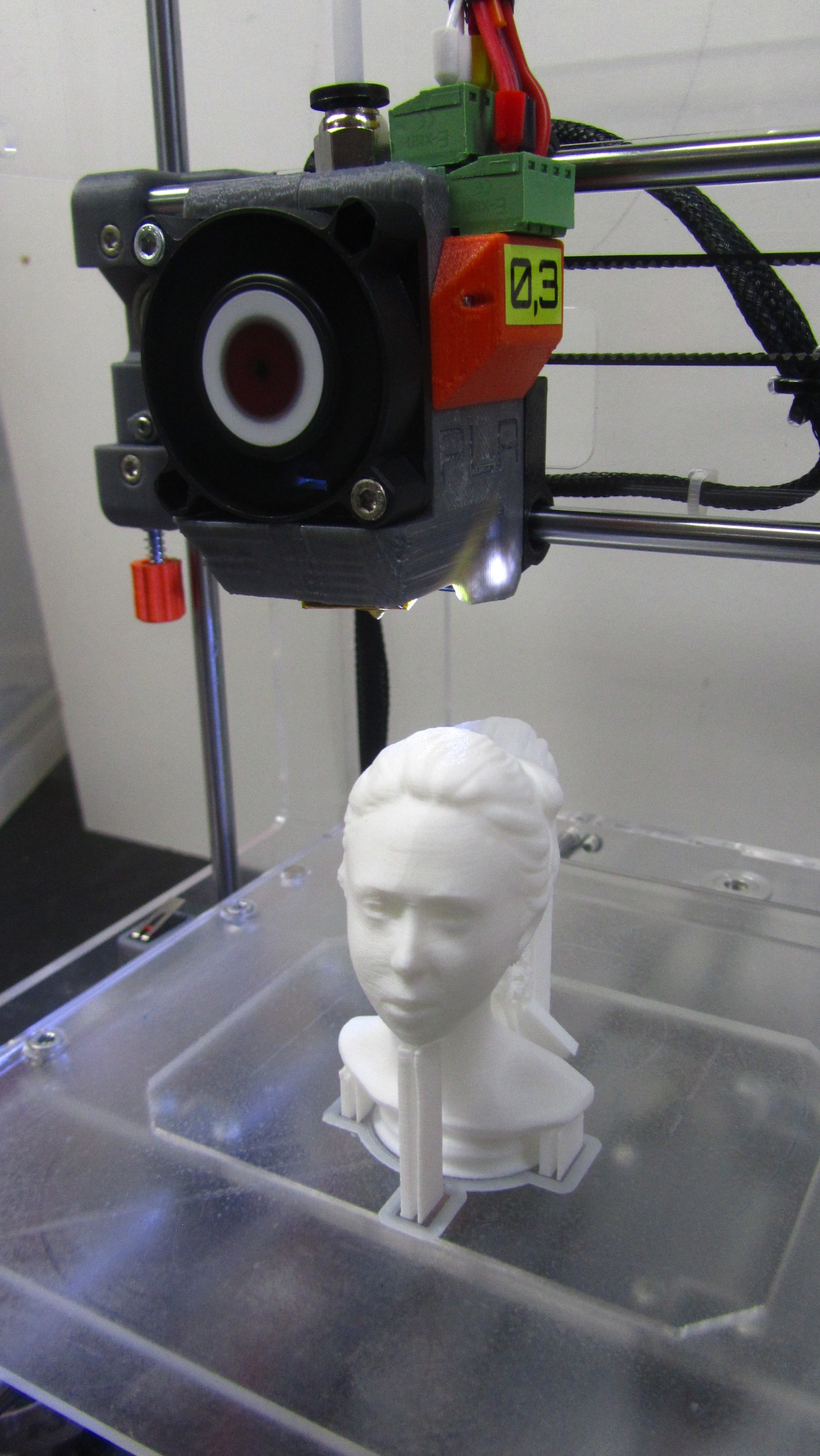 3D printed female bust • made with Minibot 3D Printer・Cults