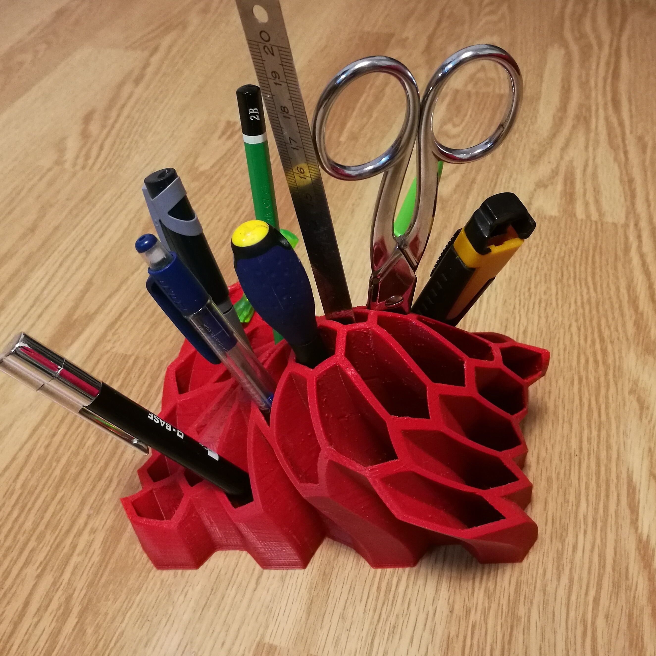 Porte Stylo Et Crayon Imprimable En 3D Fait Avec XYZ Da Vinci Pro 1 0 porte-stylo-et-crayon-imprimable-en-3d-fait-avec-xyz-da-vinci-pro-1-0