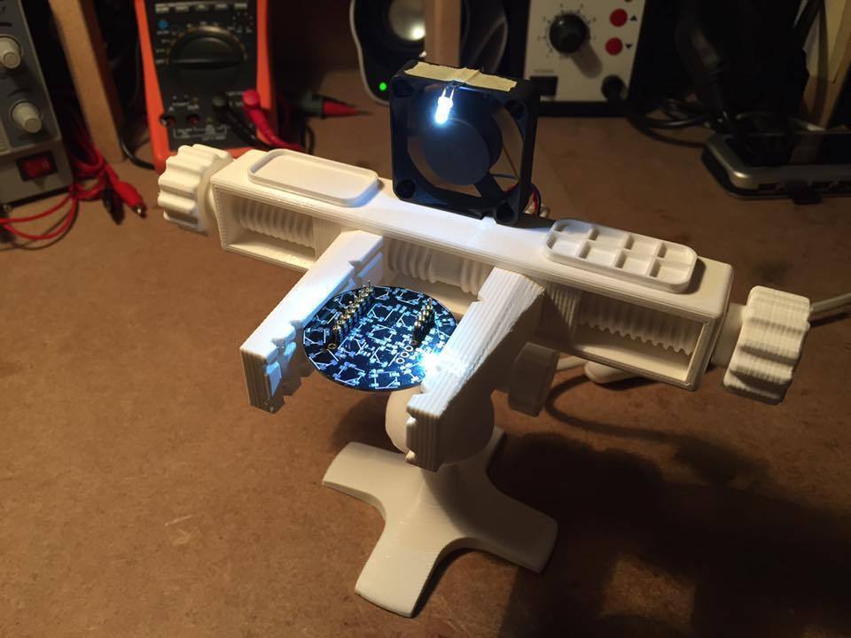 Fully printable PCB vise