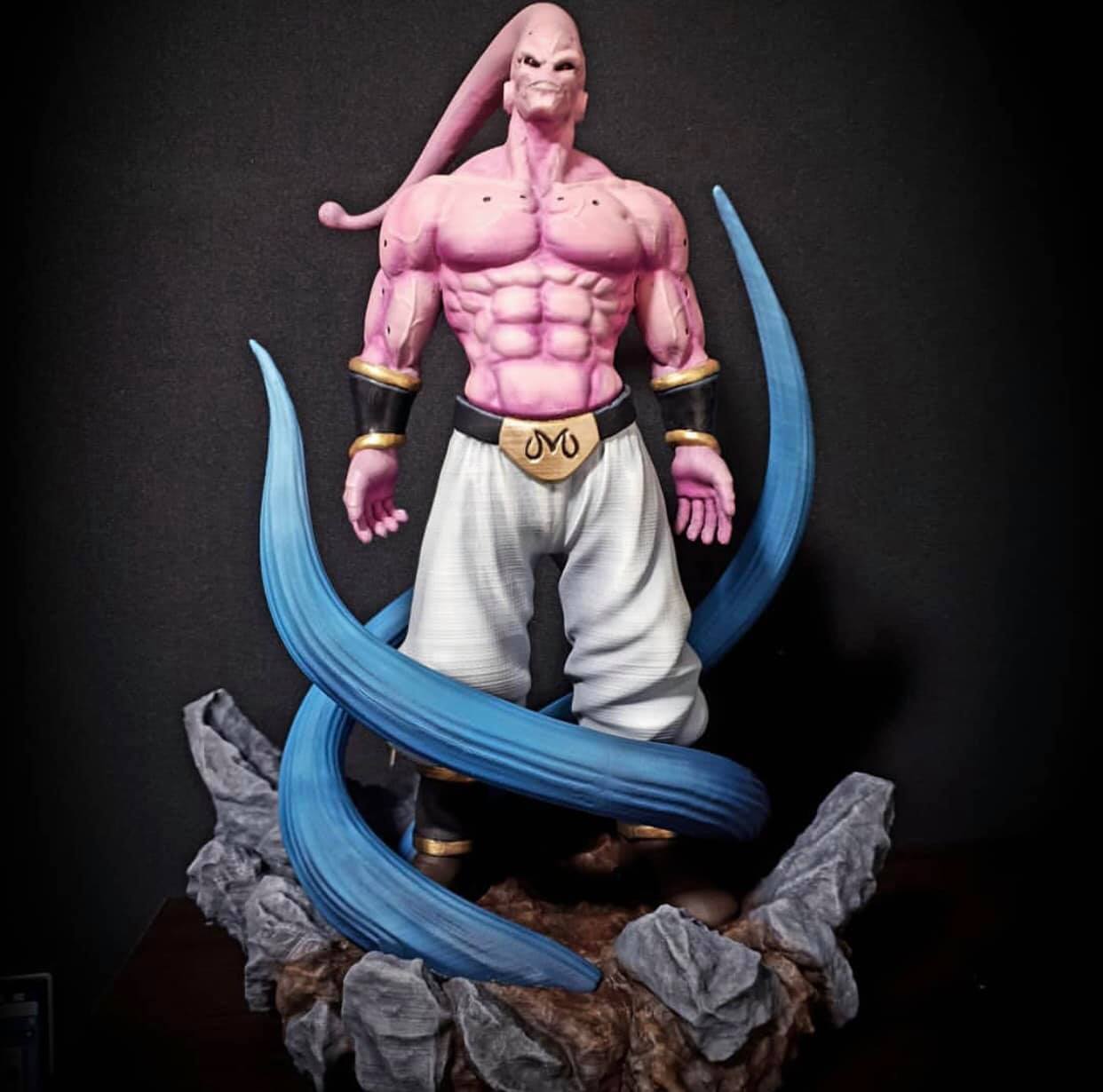 On reprend la collection de figurines Dragon Ball réalisées en