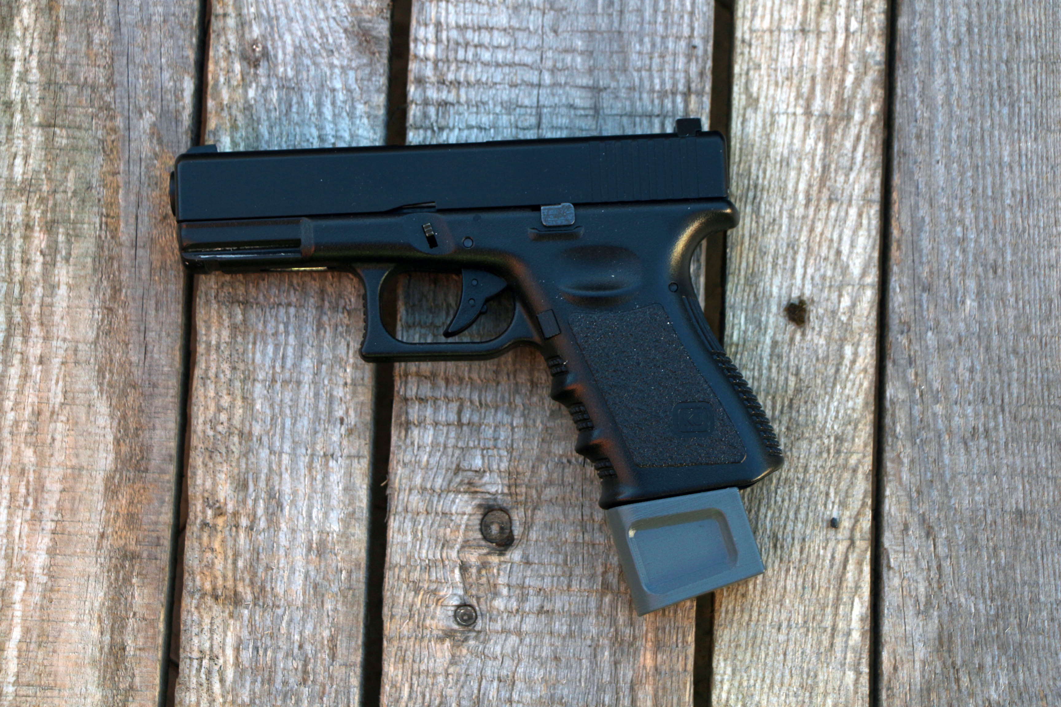 STL file AIRSOFT GLOCK MAG PLATE 8 🔫 ・Model to download and 3D print