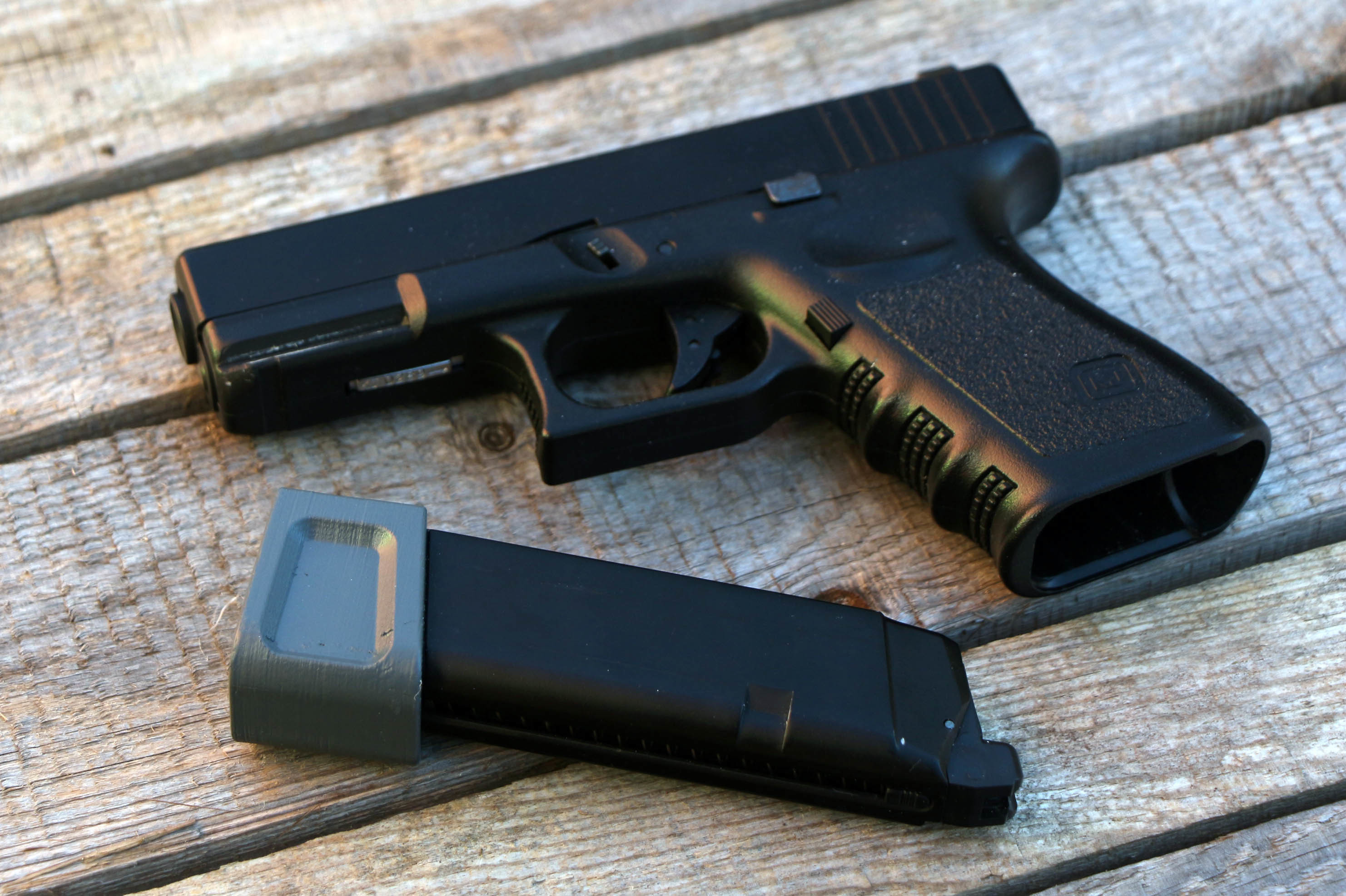 STL file AIRSOFT GLOCK MAG PLATE 8 🔫 ・Model to download and 3D print