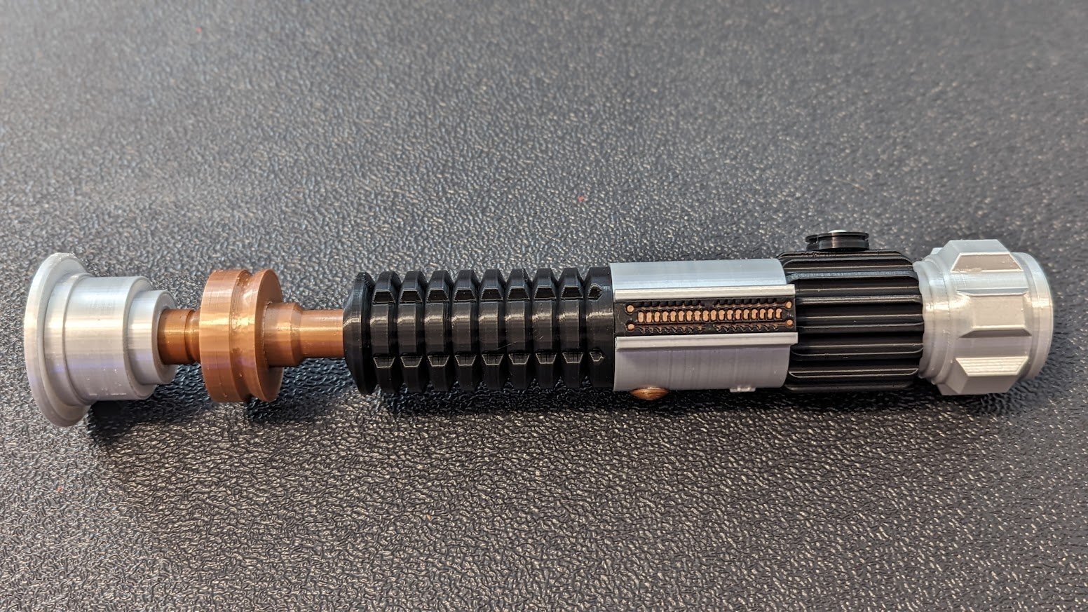 3D printed Obi-Wan Kenobi's Lightsaber (Episode III)・Cults