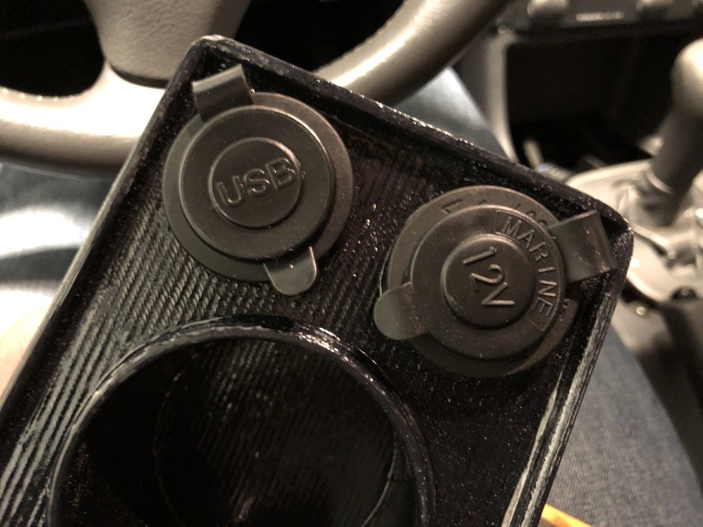 Free 3D file Volvo V40 Center console cupholder 🎲 ・3D printing design ...