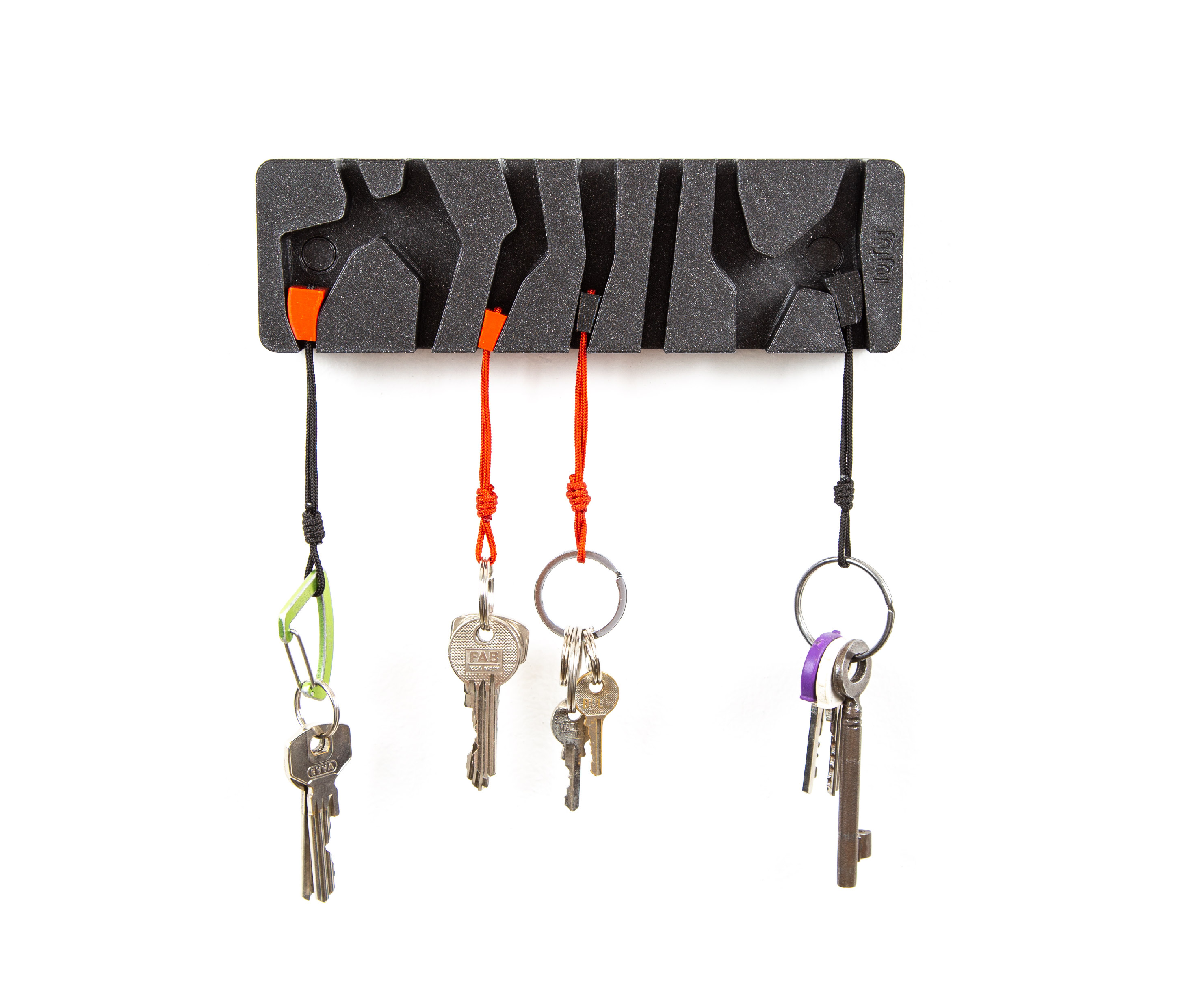 Plastovy-vesacek_Kreslicí-plátno-1-kopie.jpg Escalada, Llavero para escaladores con tuercas