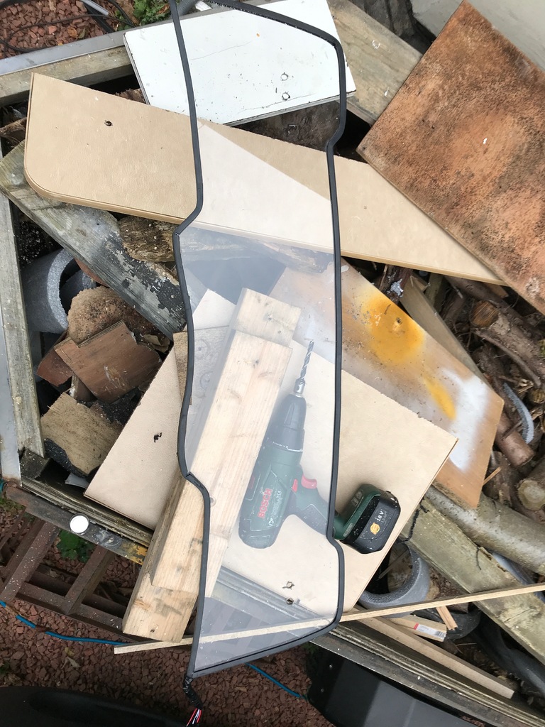 Free 3D file Wind Deflector Mounts for my DIY Wind Deflector for BMW Z4