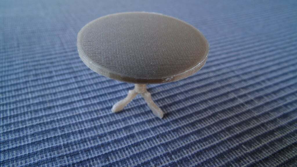 1:24 Round Center Column Table