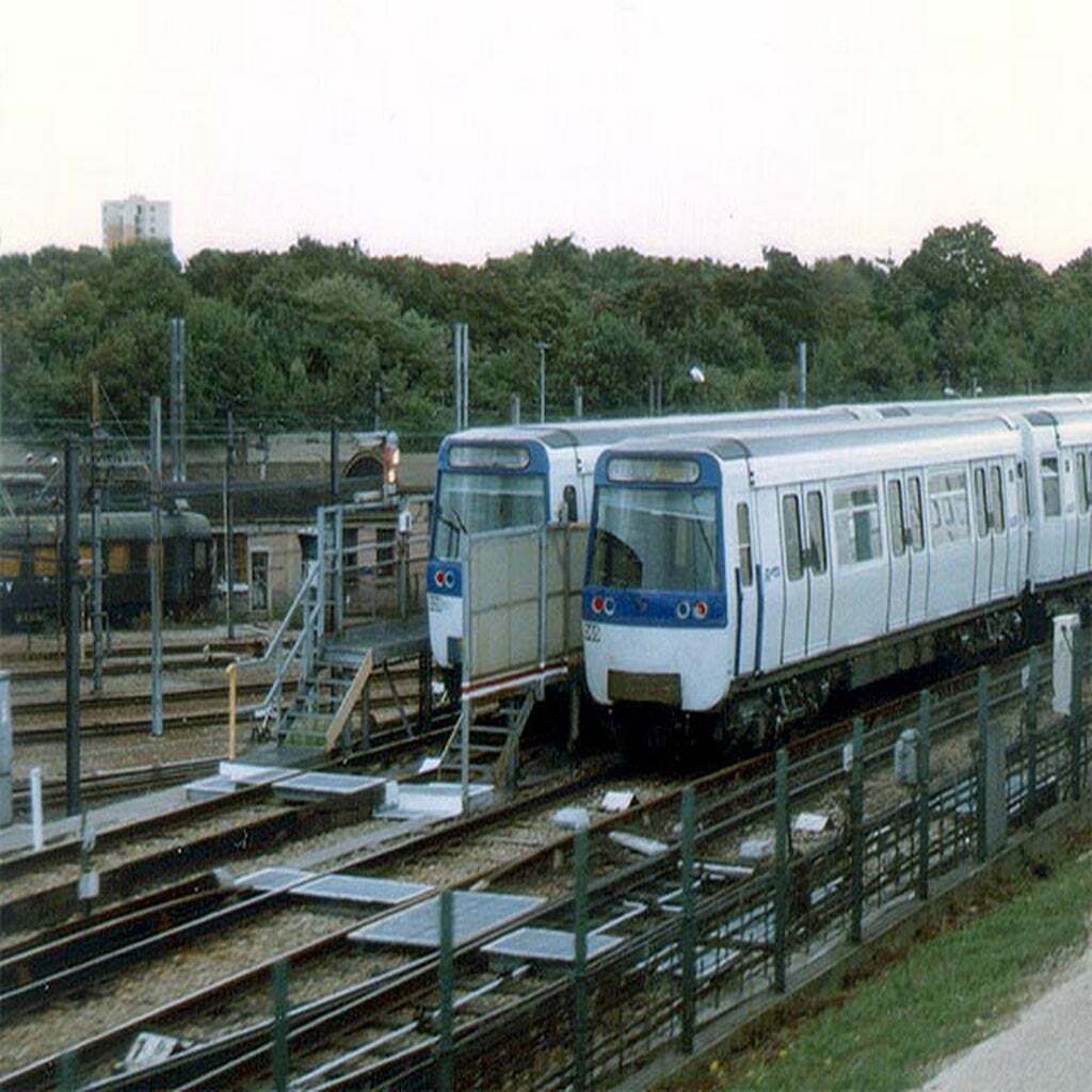 🚂 MF77・Free STL File for ・Cults