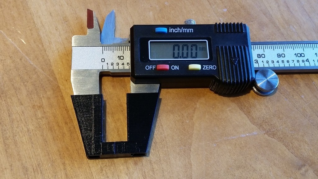 Free STL file Caliper Extensions for 'lipped' items like brake discs or