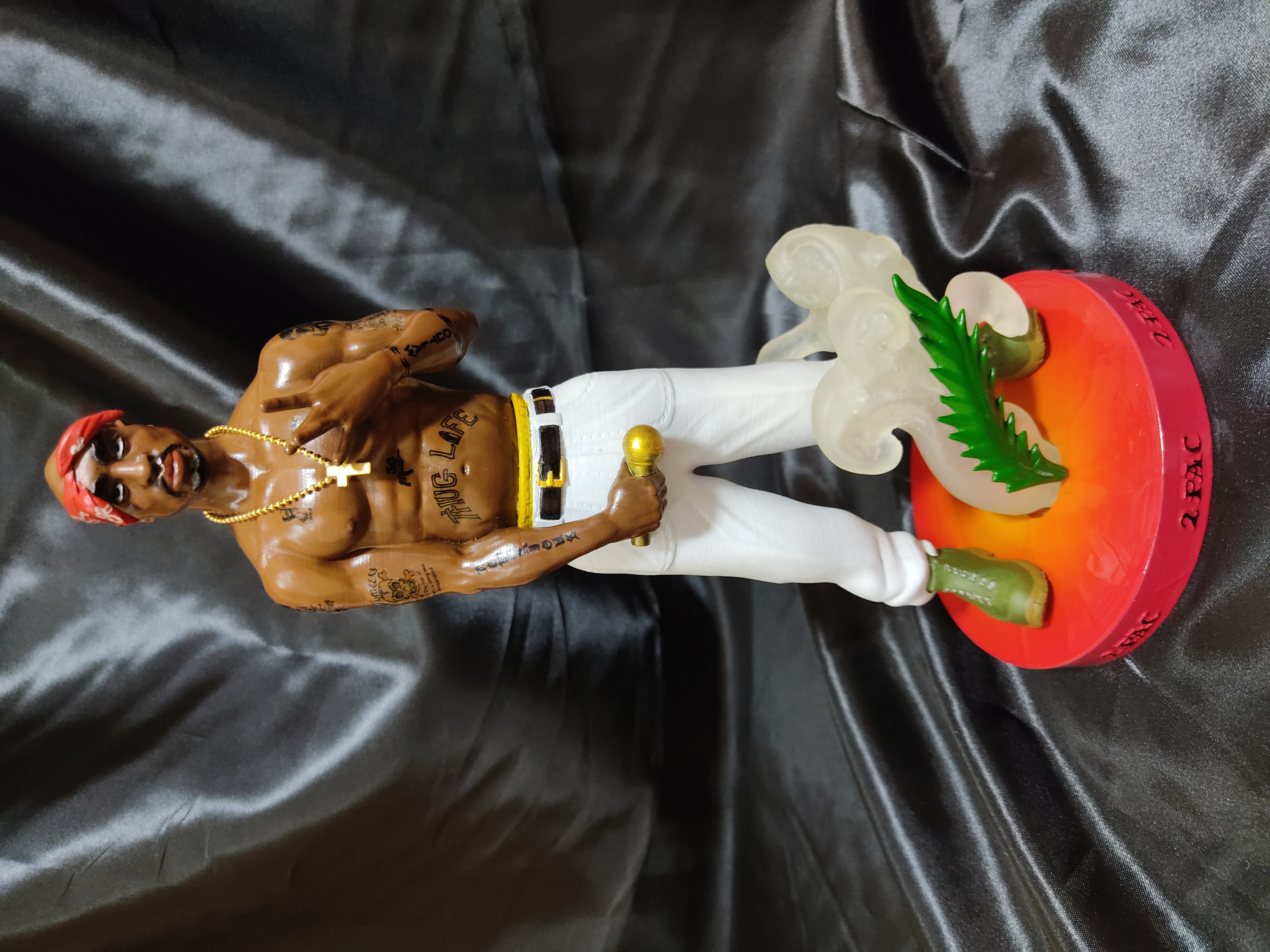⭐︎2PAC⭐︎THUG LIFE⭐︎フィギュア TUPAC SHAKUR Action Figure VINTAGE 8 In Thug Life RARE Icon