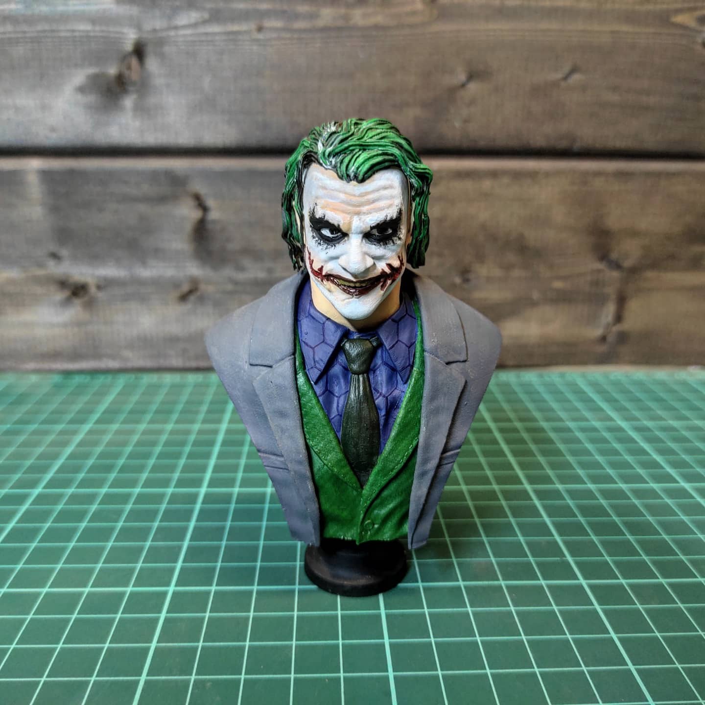 🃏 小丑希斯-莱杰半身像・3D 打印使用Anycubic Photon 3D 打印机・Cults