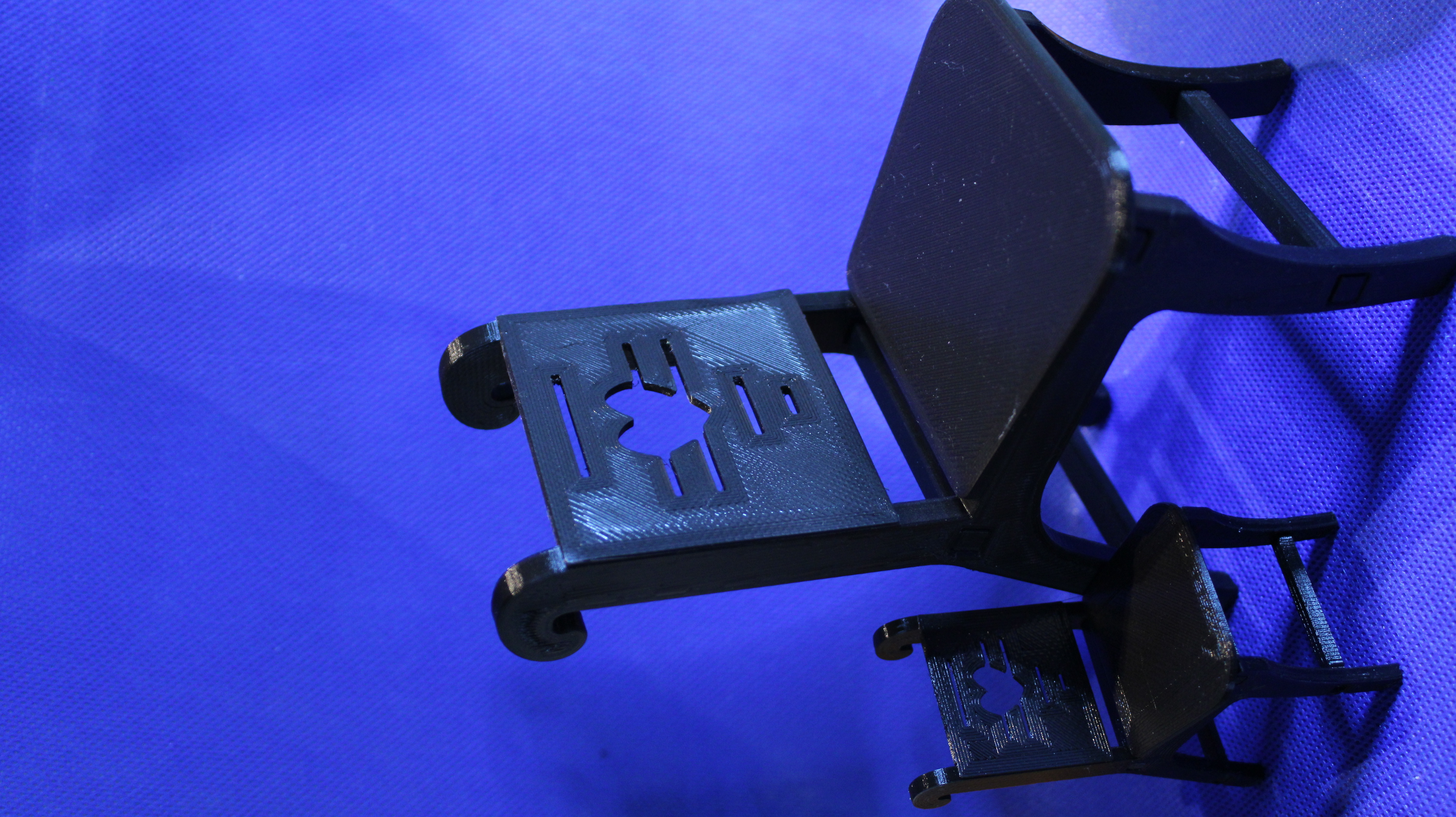 🪑 1/12 and 1/6 Miniature chair・Free STL File for ・Cults