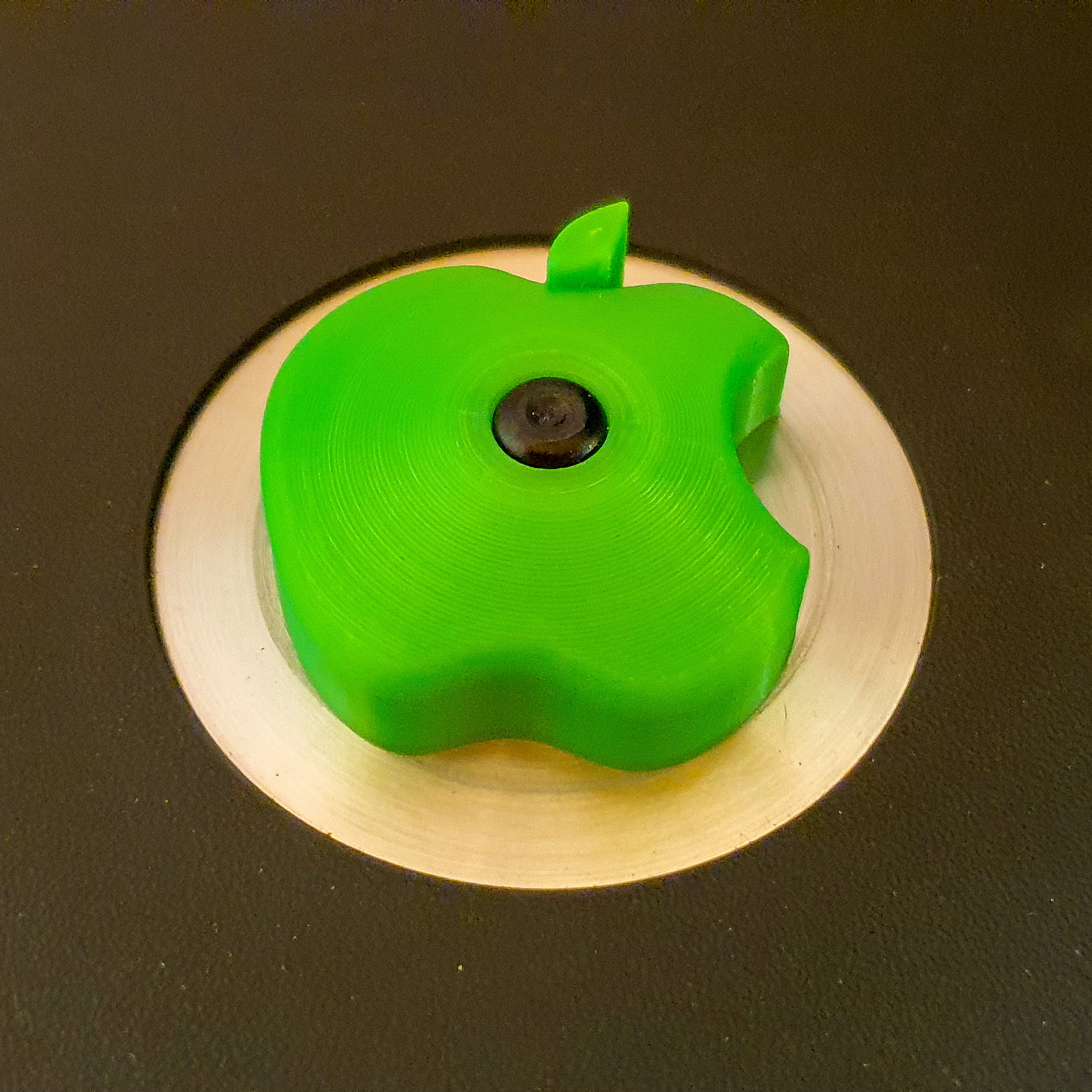 Fichier STL gratuit Centreur vinyle 45 tours 7" vinyl adapter 45rpm Apple 🍎 ・Modèle pour