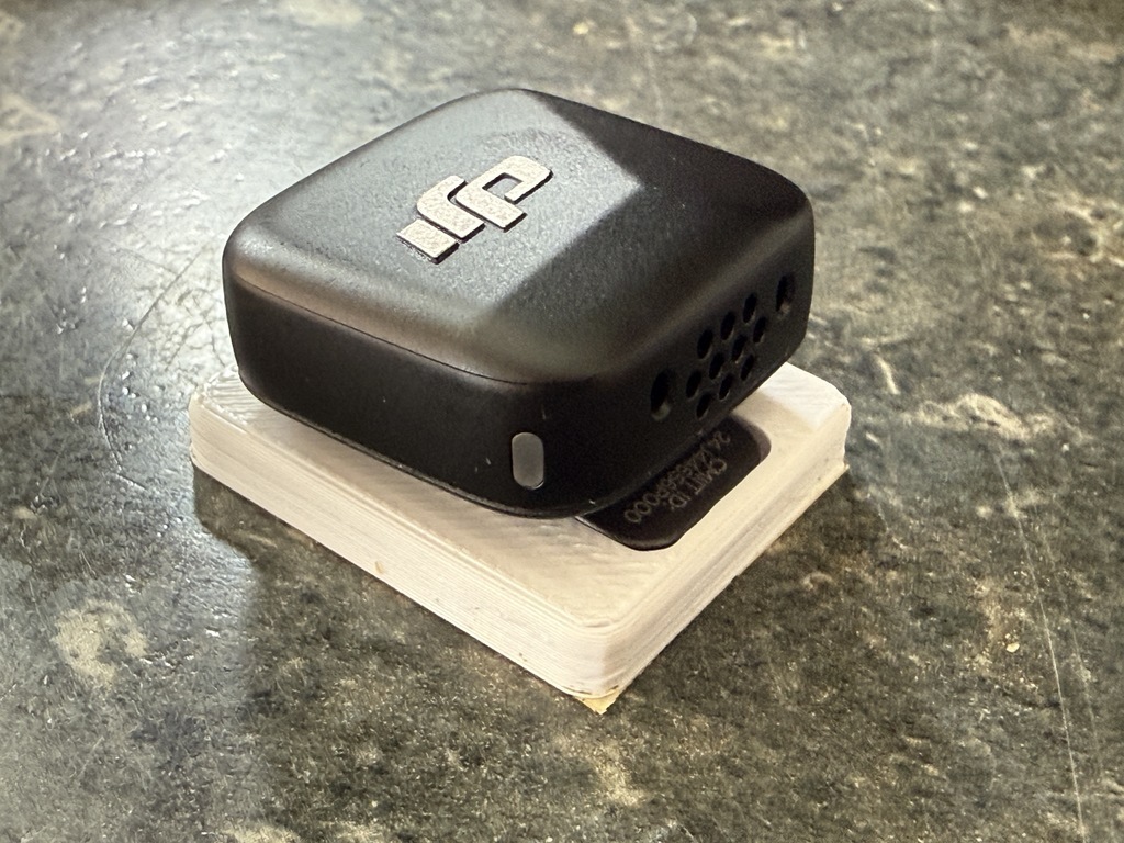 🪖 Magnetized holder to go inside helmet for DJI Mic Mini・Free 3D File for  ・Cults