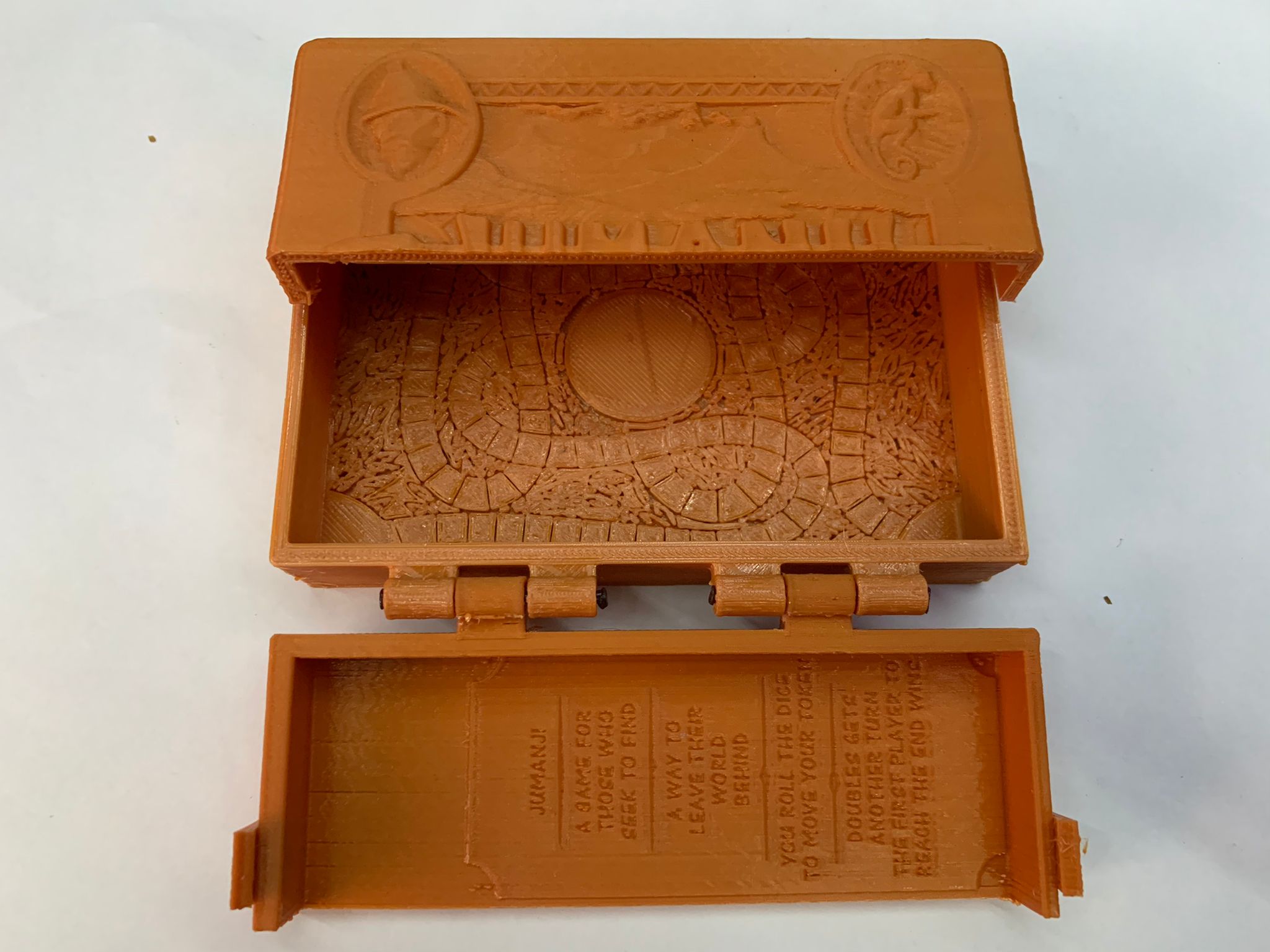 Jumanji box used on set Jumanji Board - Games Artist main image 3