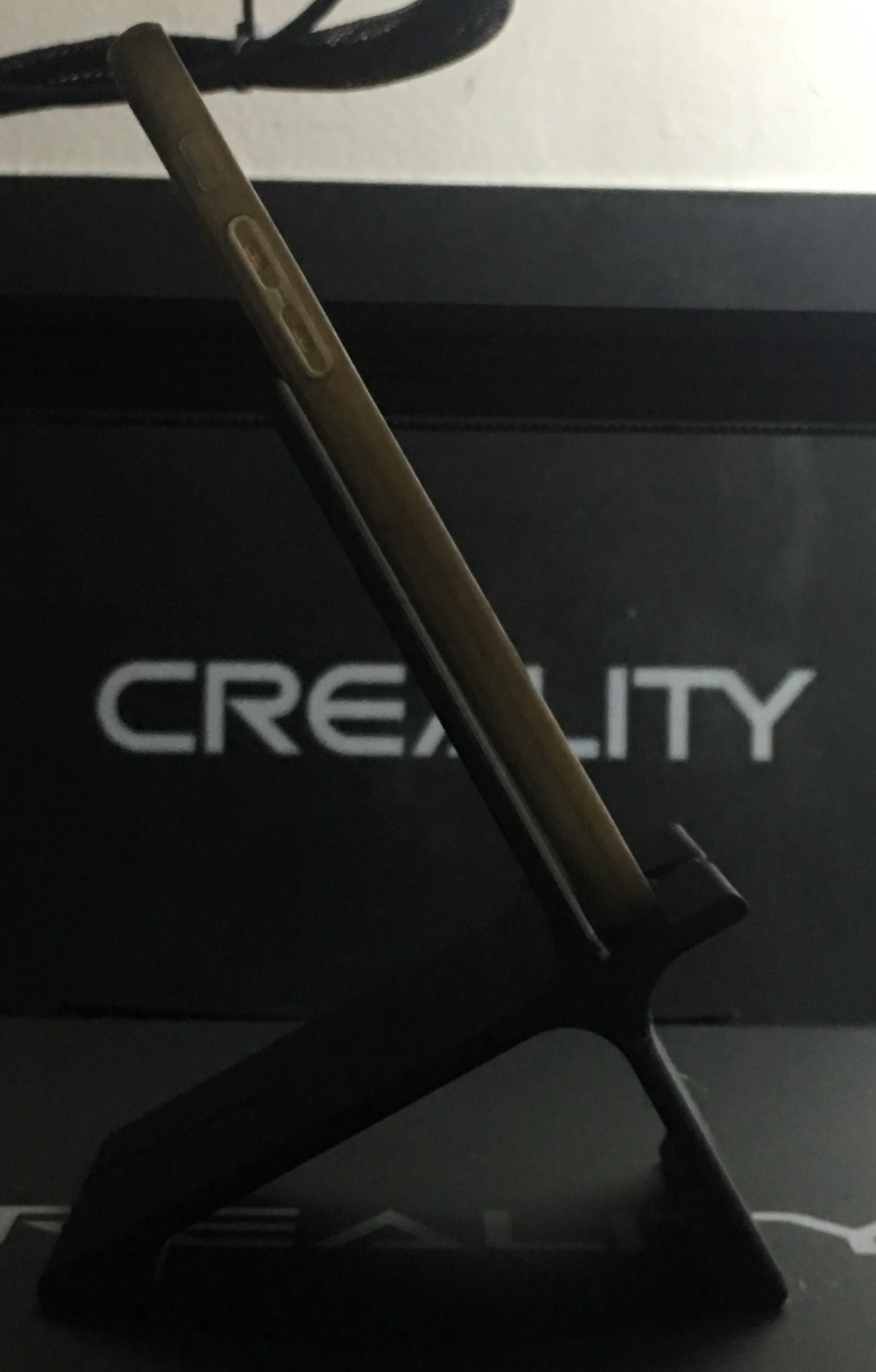 📞 Phone Stand with Cable Routing・Free STL File for ・Cults