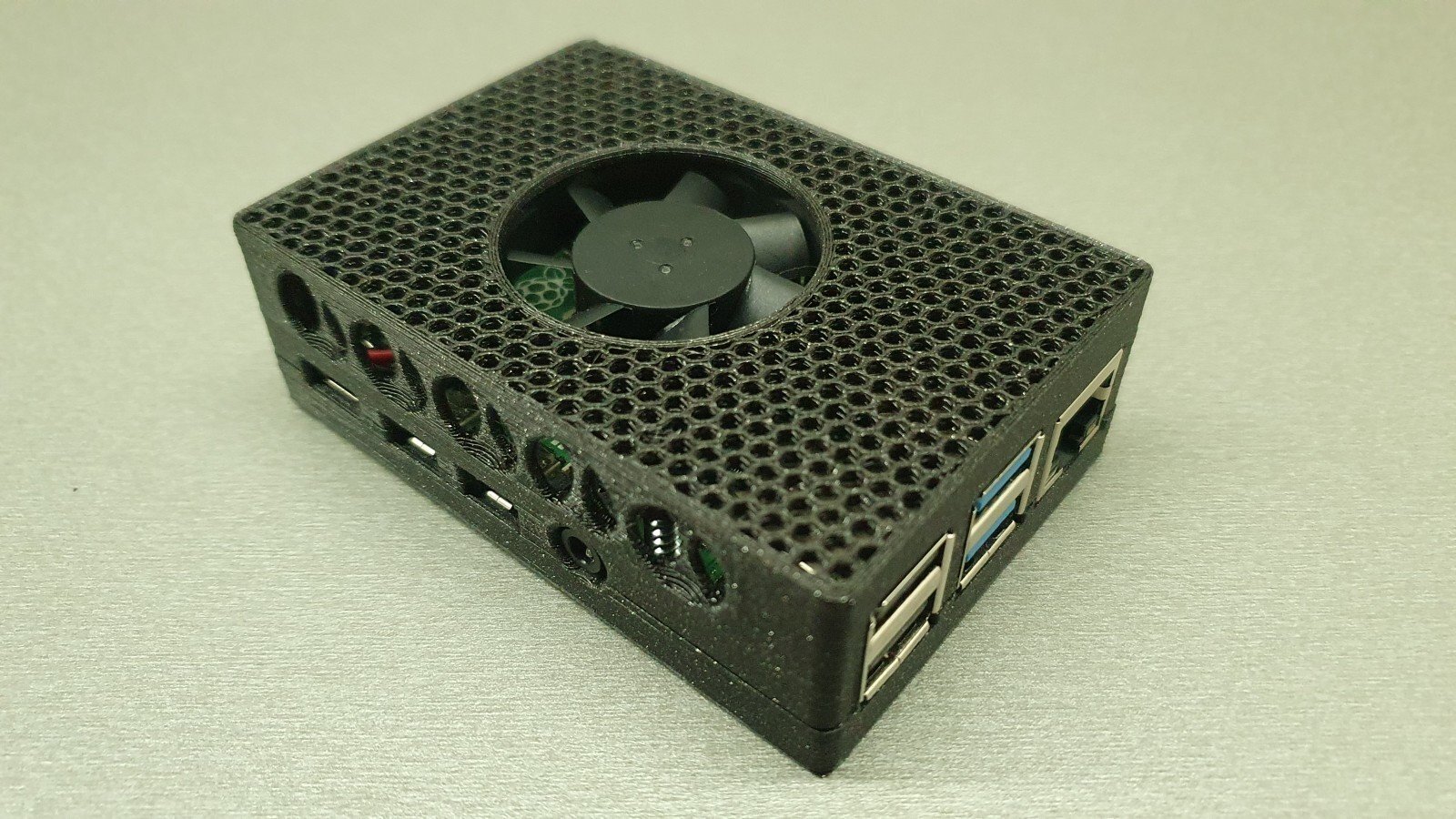 3D printable Raspberry Pi 4 case (40mm fan)・Cults