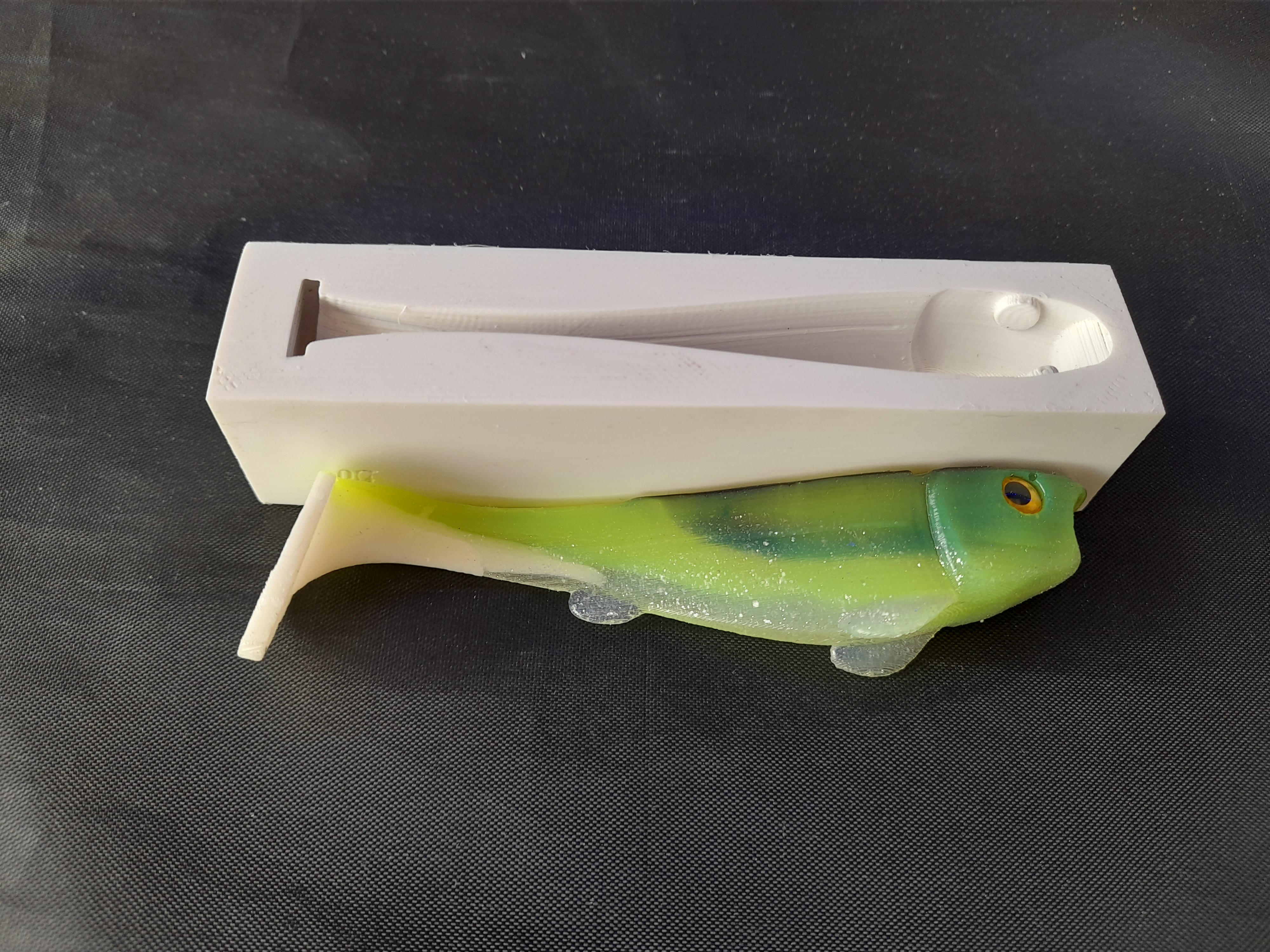 POUR FISHING LURE MOLD 125mm STL File for Cults POUR FISHING LURE MOLD 125mm STL File for Cults