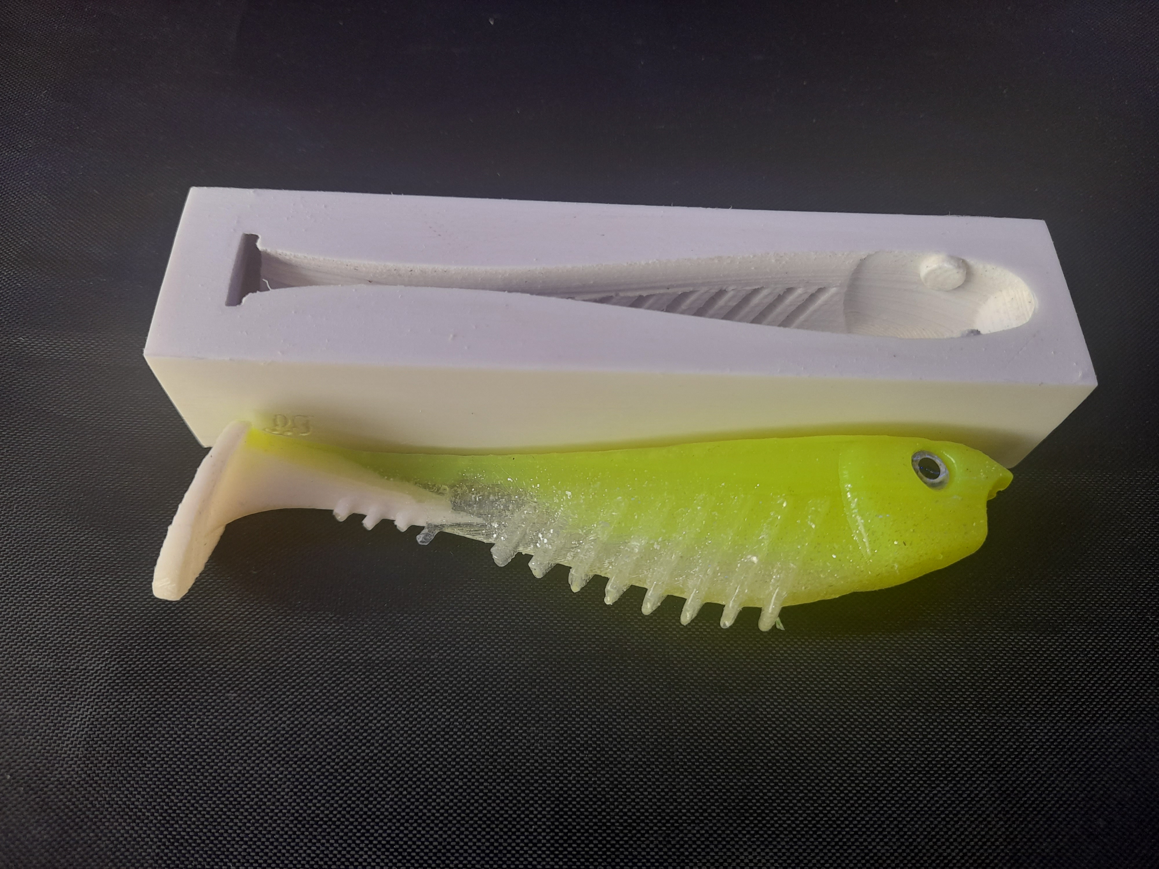 POUR FISHING LURE MOLD 115mm STL File for Cults POUR FISHING LURE MOLD 115mm STL File for Cults