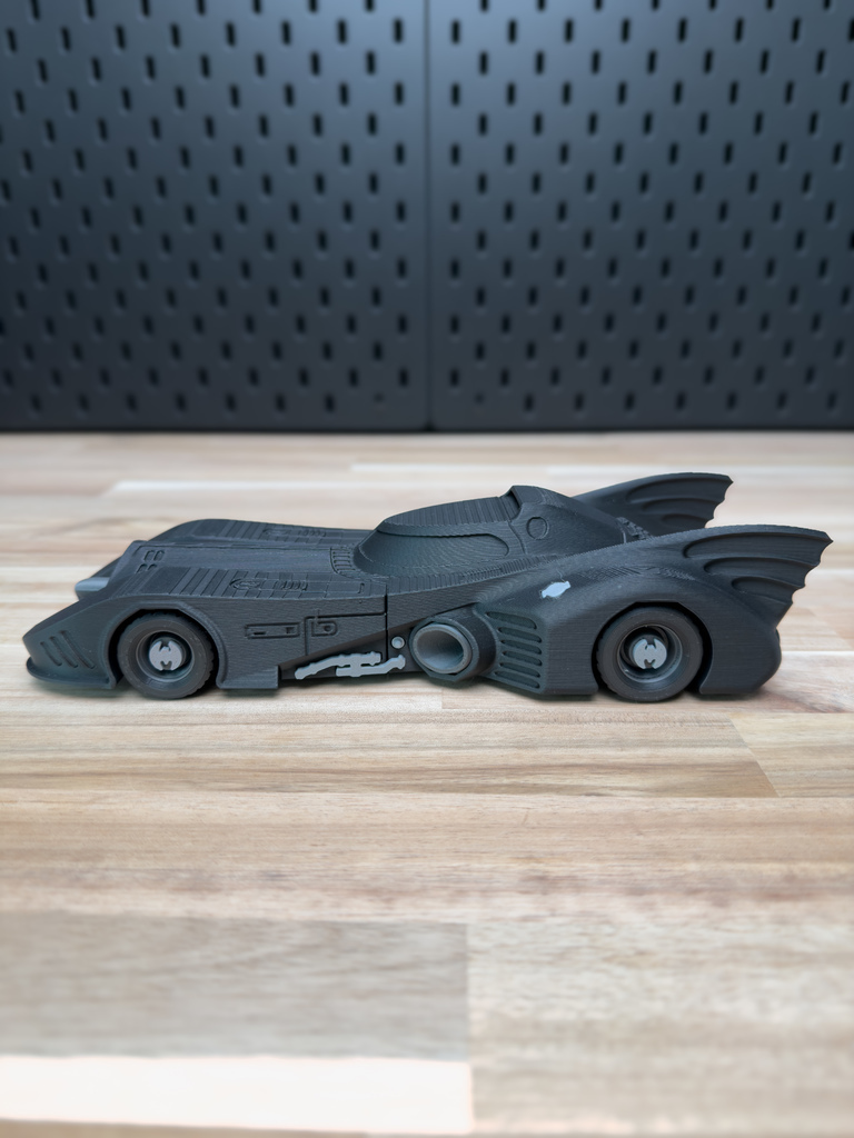 Présentoir 60 Batmobiles Miniatures Métal à Monter + 1 Modèle Monté – 3D Comics Metal