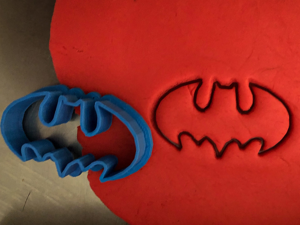 STL file Cookie cutter - Batman 🍪 ・Design to download and 3D print・Cults