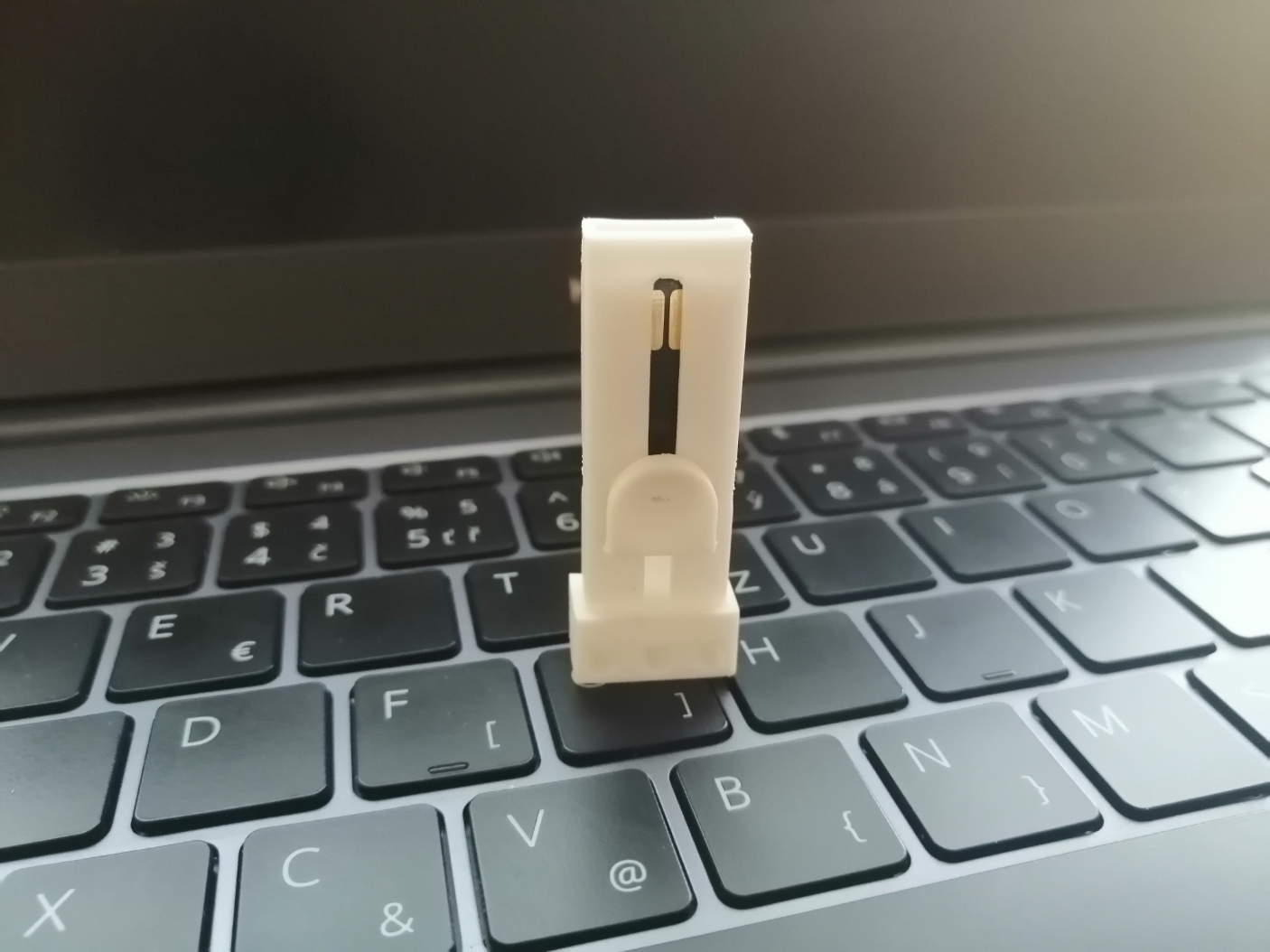 Free 3D file Flash drive case 💾 ・3D printer design to download・Cults