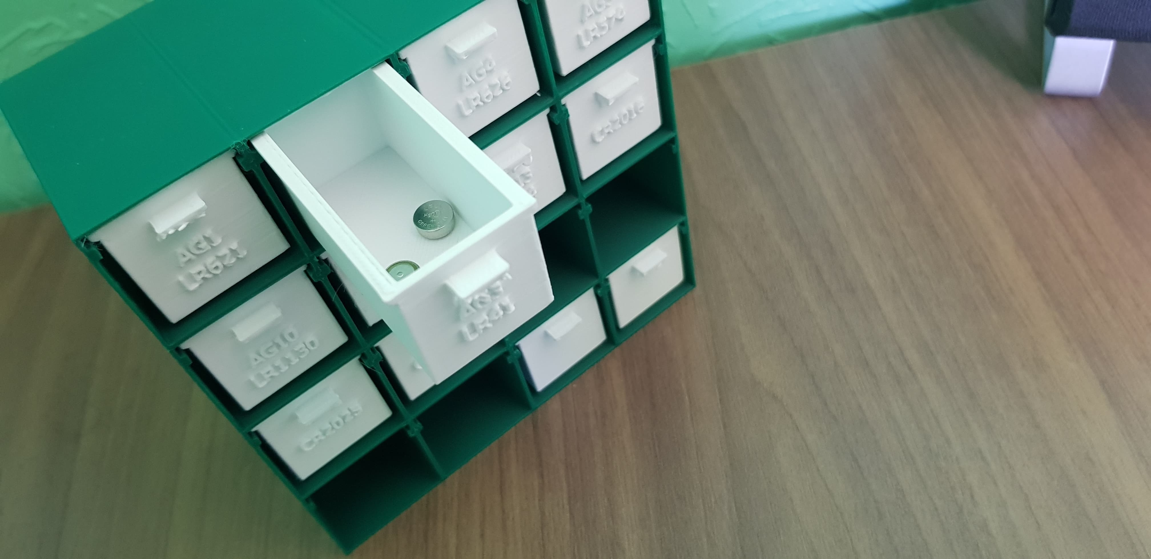 Schubladen zur Aufbewahrung von Organizern Batterien KnpfeKostenlos  STL Datei fr Cults