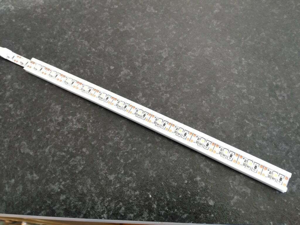 🔧 LED STRIP SUPPORT - AM8 CLIPS・Free STL File for ・Cults
