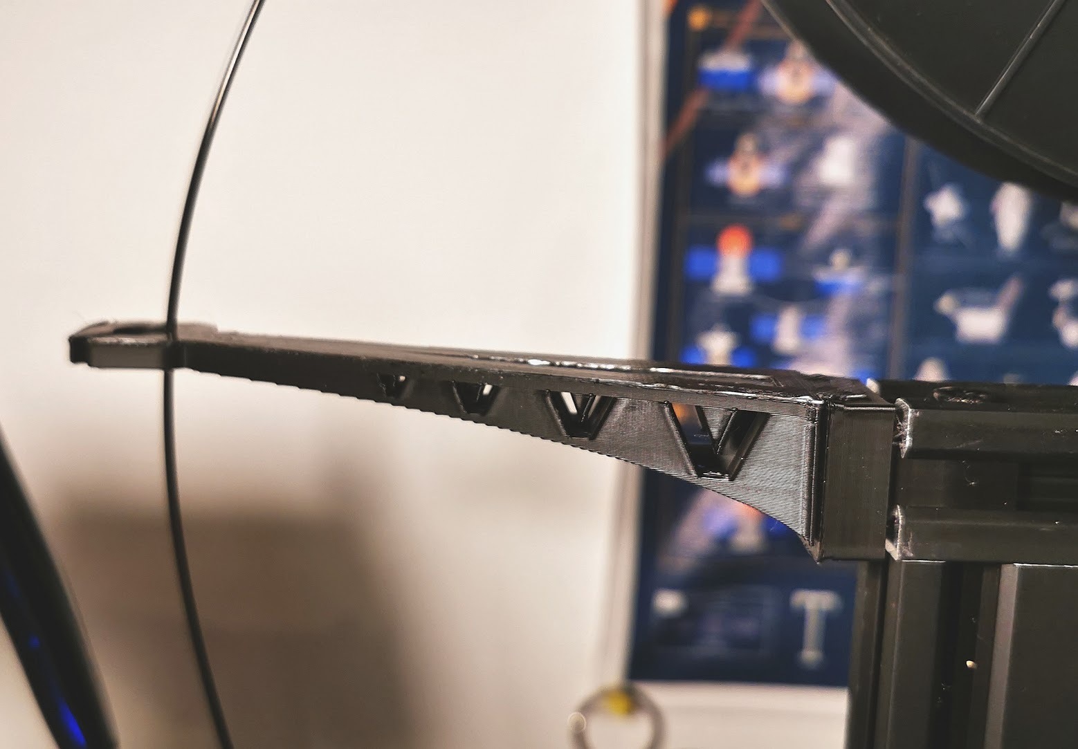 Free STL file Voxelab Aquila filament guide 🪢 ・3D print design to