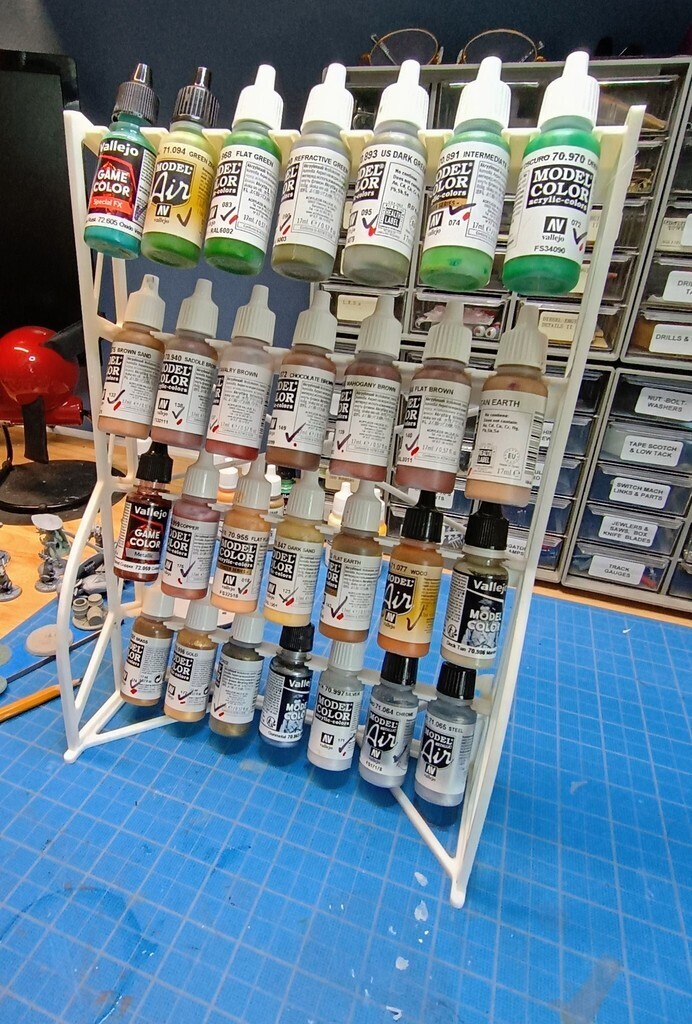 Modeling Paint Rack 🎨 Model Paint Rack - Vallejo 17ml・Free 3D File for ・Cults