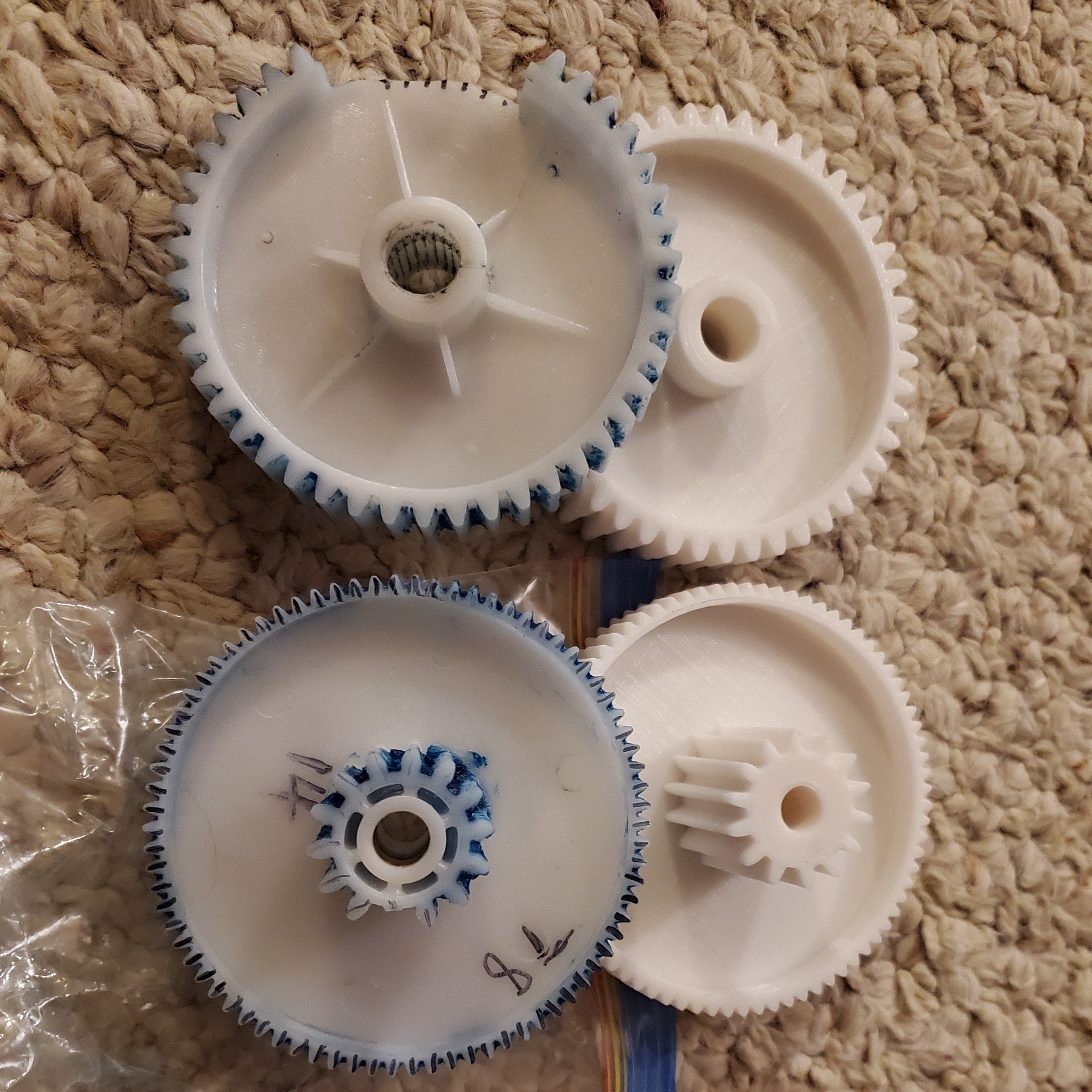 STL file Cuisinart CMG105C Meat Grinder 2 Replacement Gears 🍖 ・3D