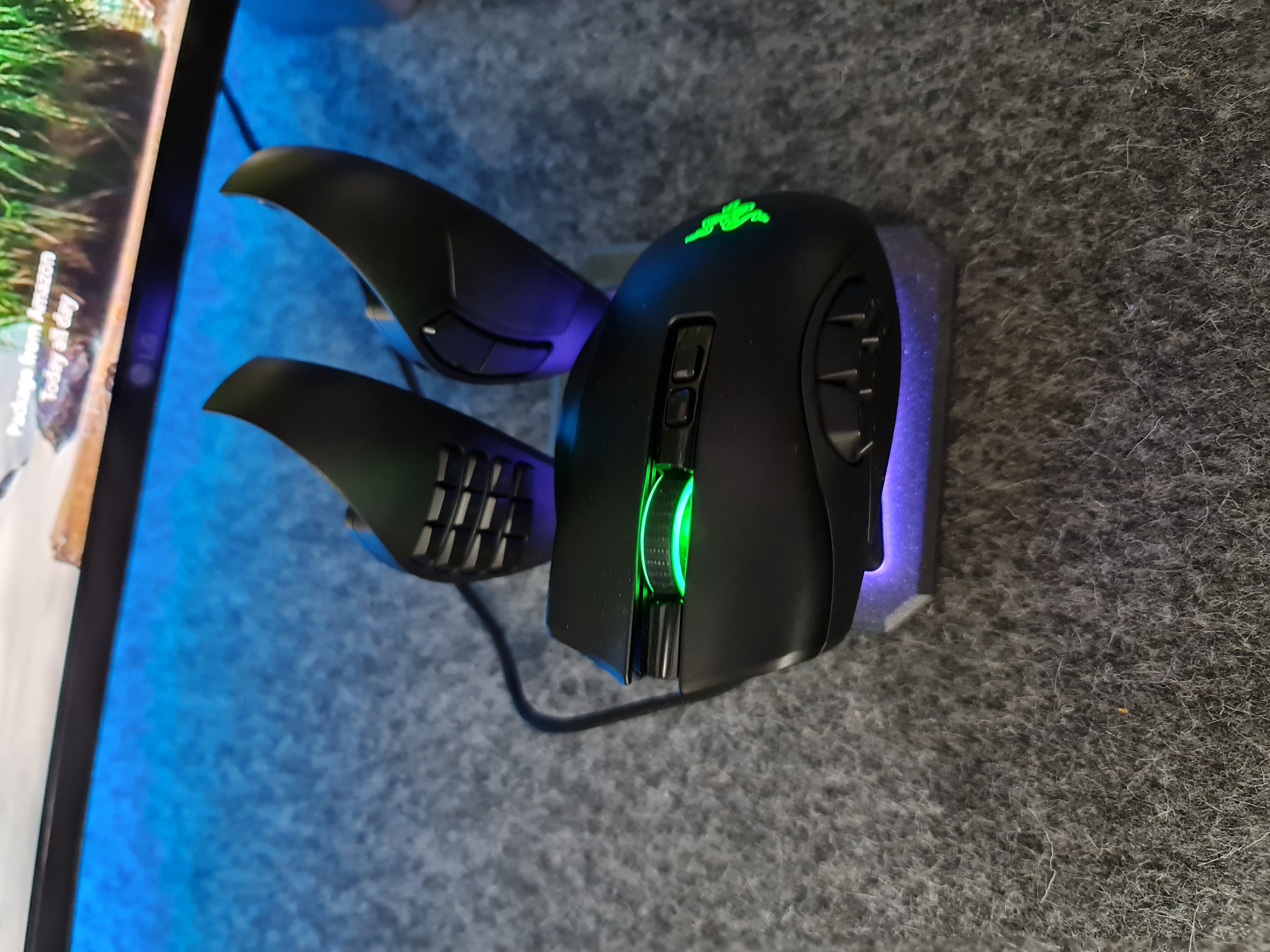 nagi Razer Naga ProとMouse Dock Chroma Myl Unboxes RAZER Naga Pro + Mouse Dock Chroma - YouTube