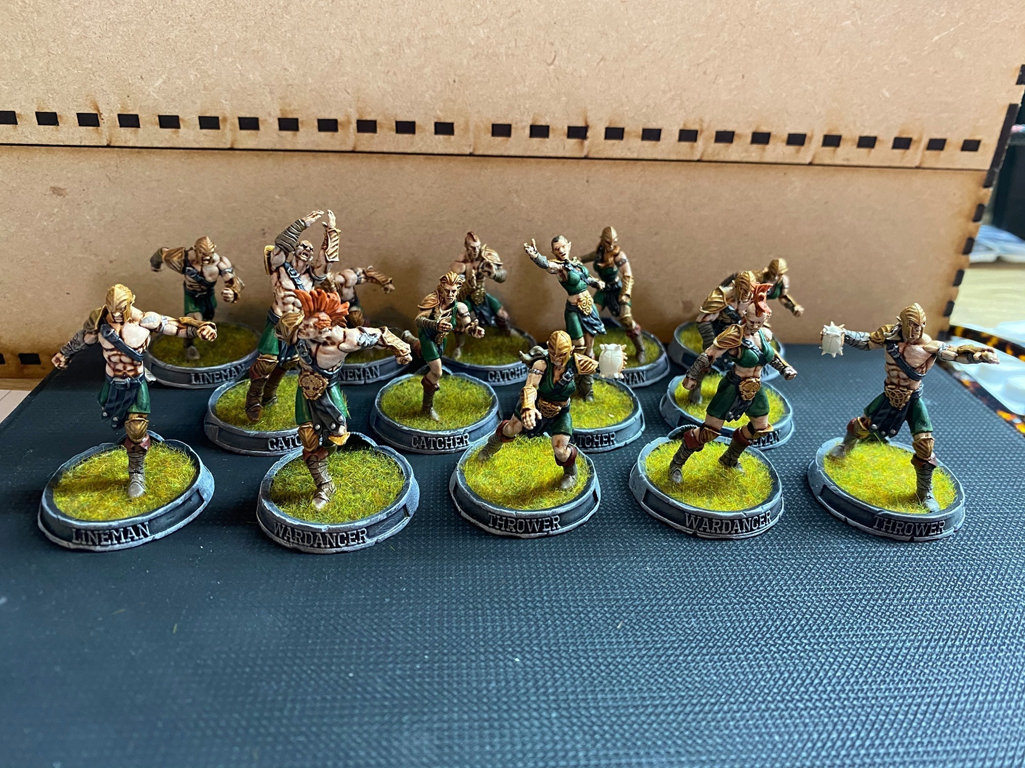 3D file Bloodbowl ALL IN nameplates for your teams! 🎲 ・3D printable ...