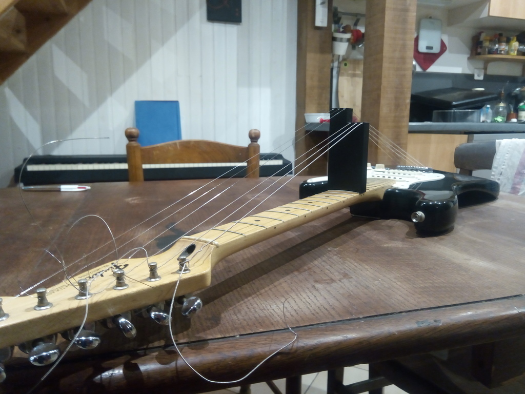 Chock String Free 3D file Chock for guitar string changes (cale pour changement ...