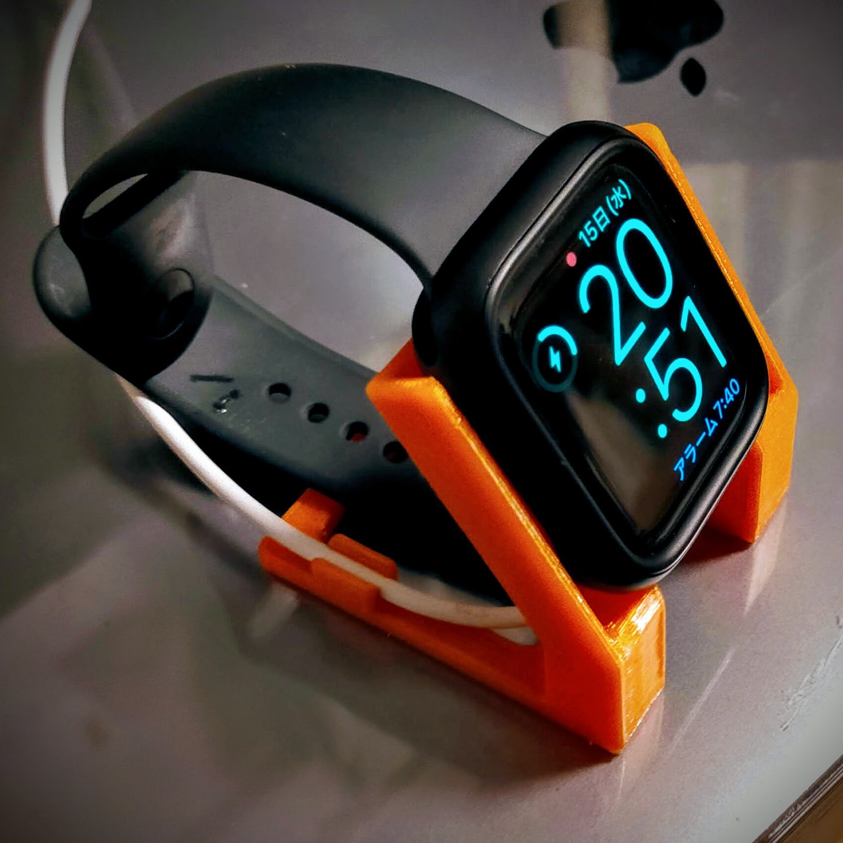 Easy-to-use Apple Watch Stand