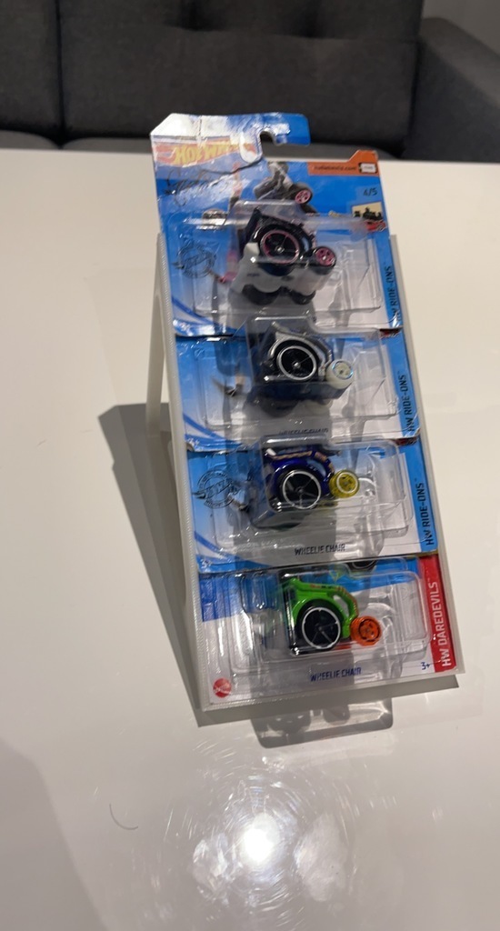 Hotwheels DISPLAY STAND 3SET 【送料込み】 Amazon.com: Hot Wheels Display Case Light - Officially