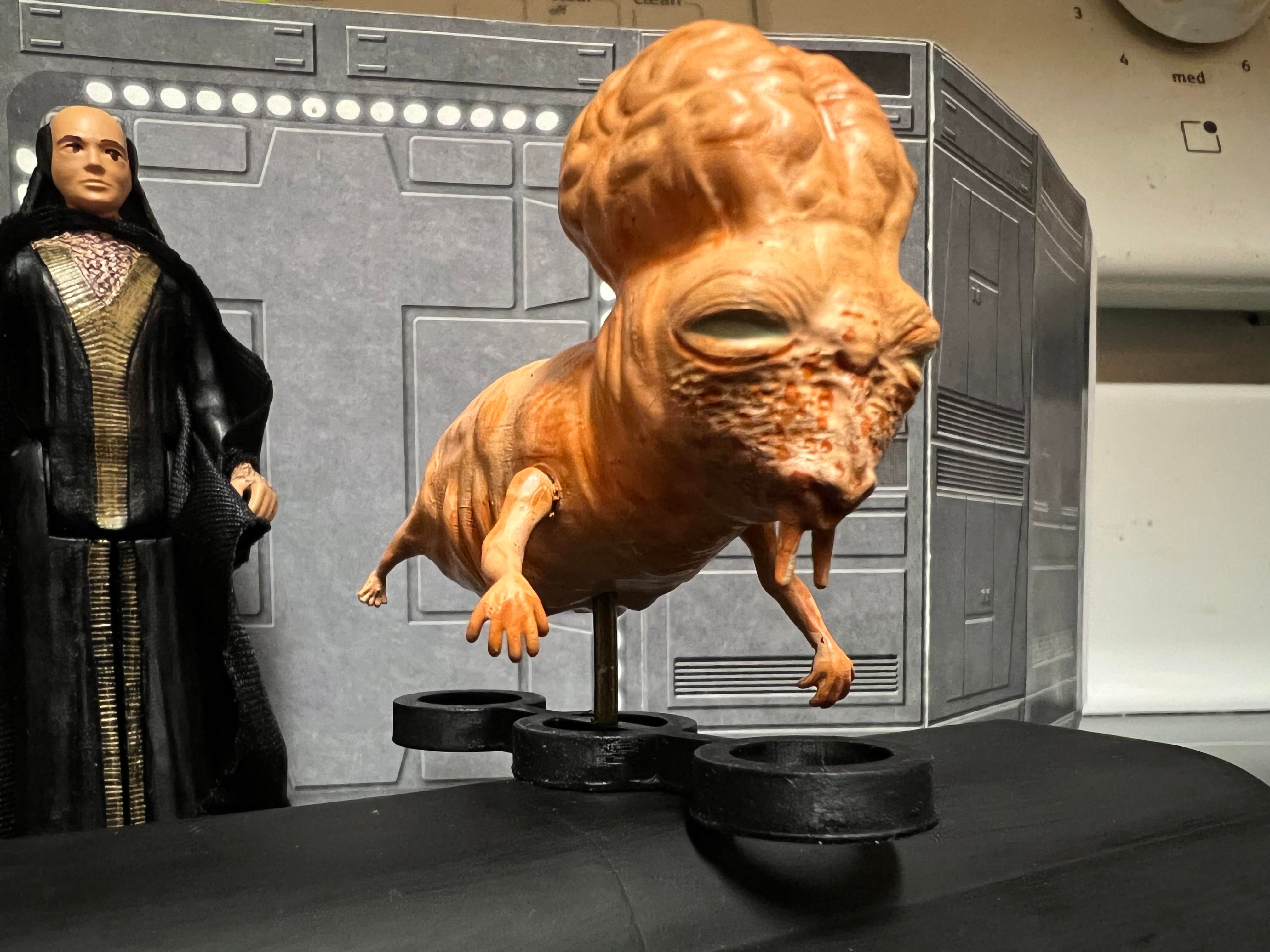 STL file VINTAGE DUNE SPACING GUILD 3RD STAGE NAVIGATOR KENNER STYLE