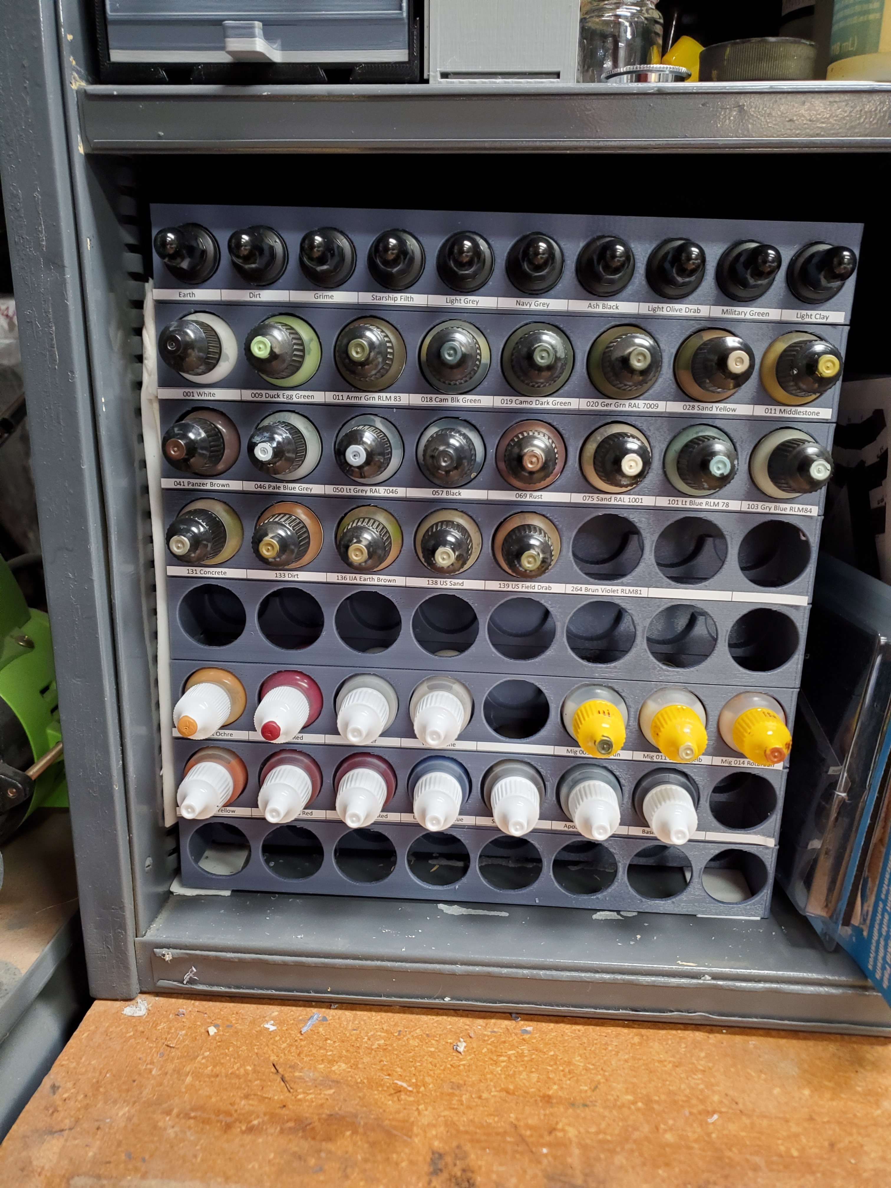 Configurable Paint Rack 🎨 Modular, customizable paint rack・Free STL File for ・Cults