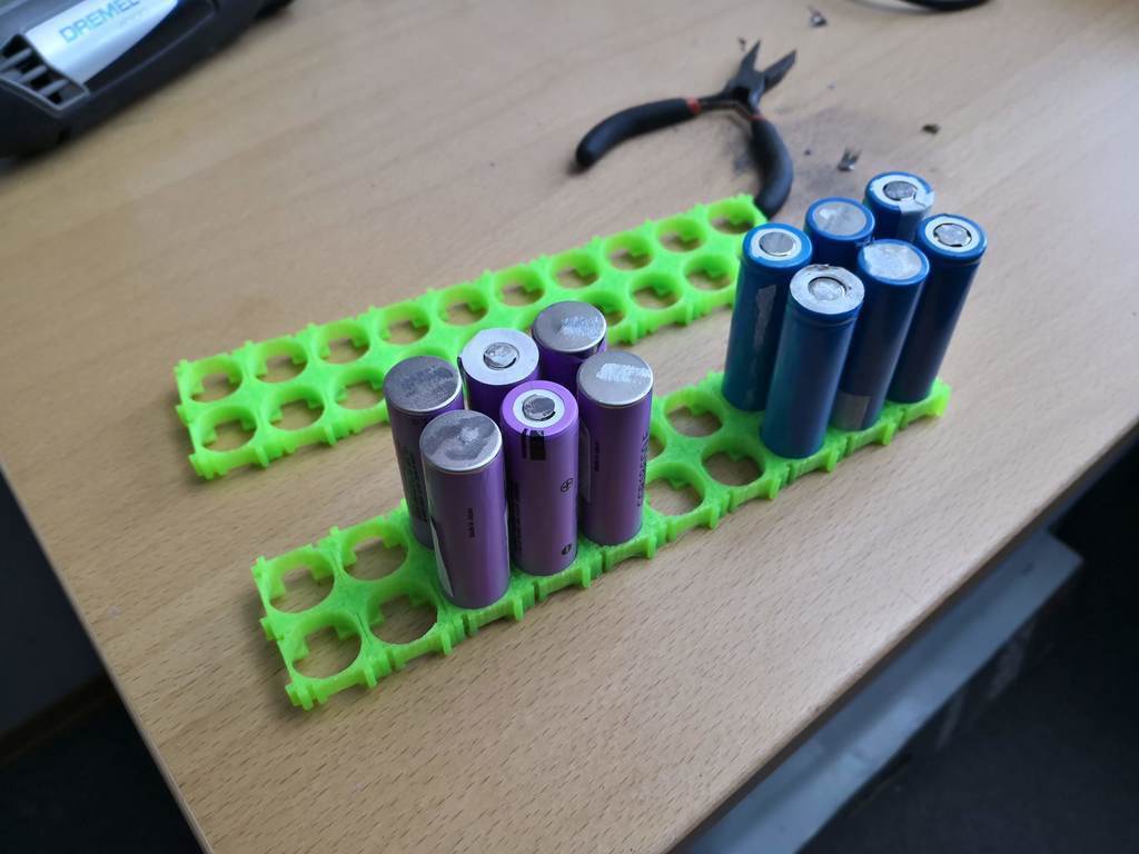 Free STL file 18650 improved spacer/holder 🔋 ・3D printer design to download・Cults