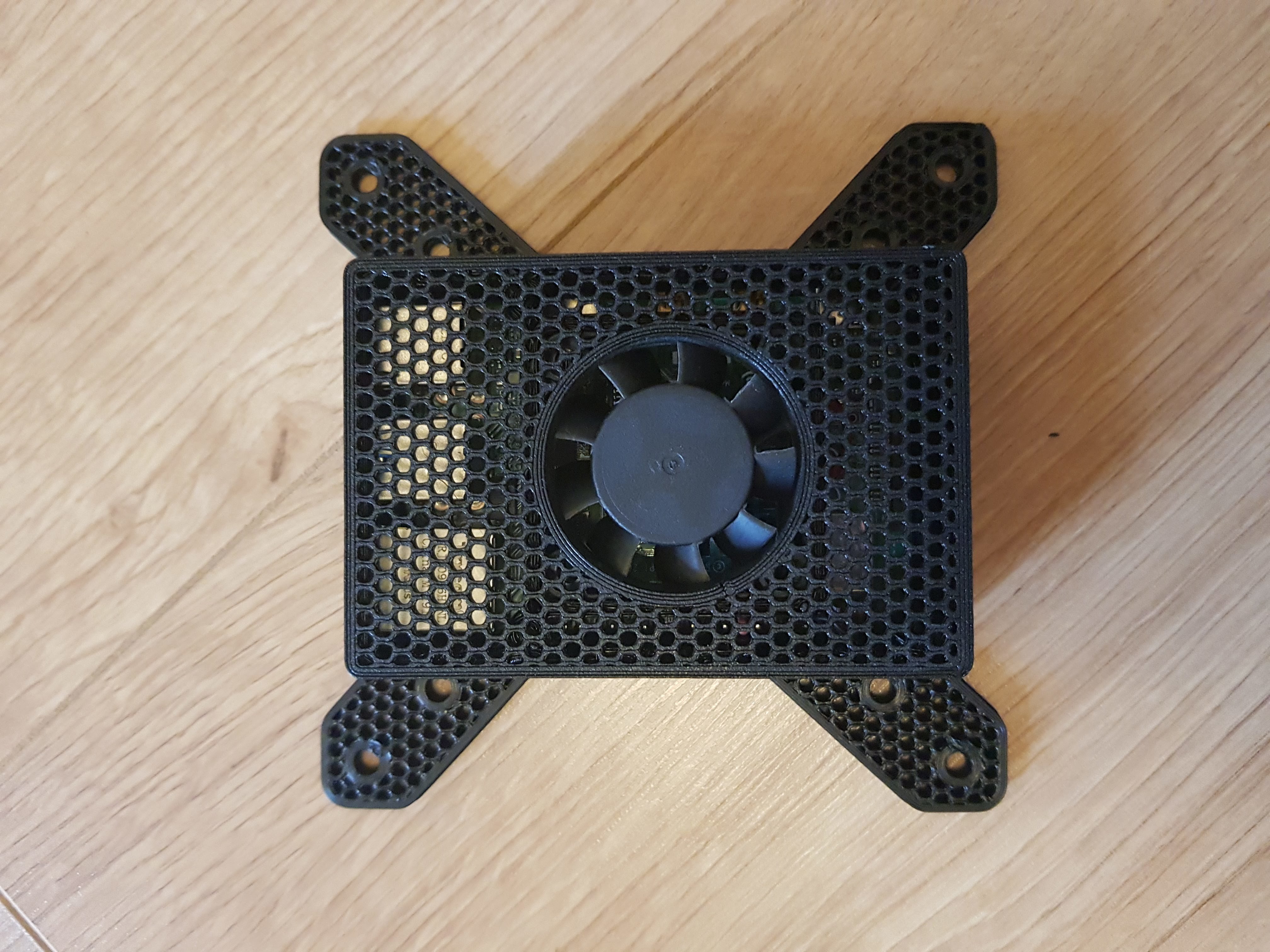 📱 Raspberry Pi 4 case VESA mount - 40mm fan・ STL File for ・Cults