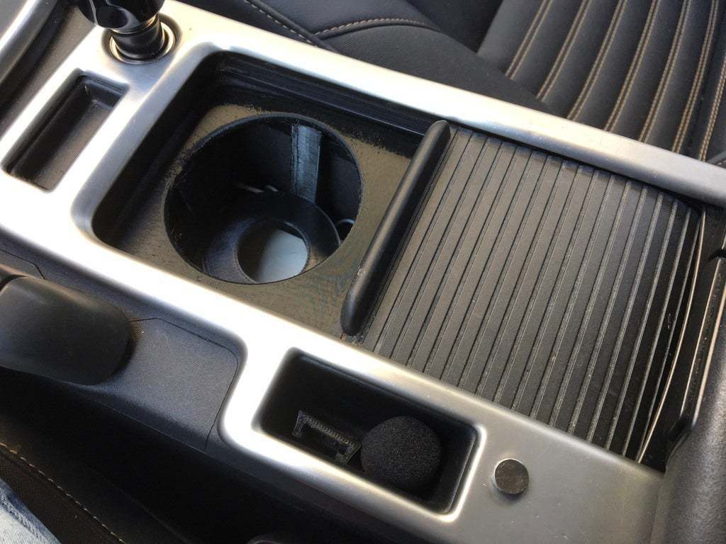 STL file Volvo V50 cup holder new version 🆕 ・3D printer design to