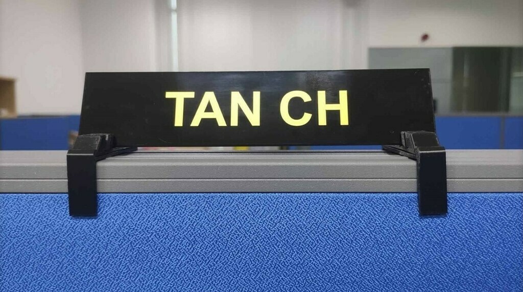Free 3D file Name Plate Holder 🏢 ・3D printer design to download・Cults