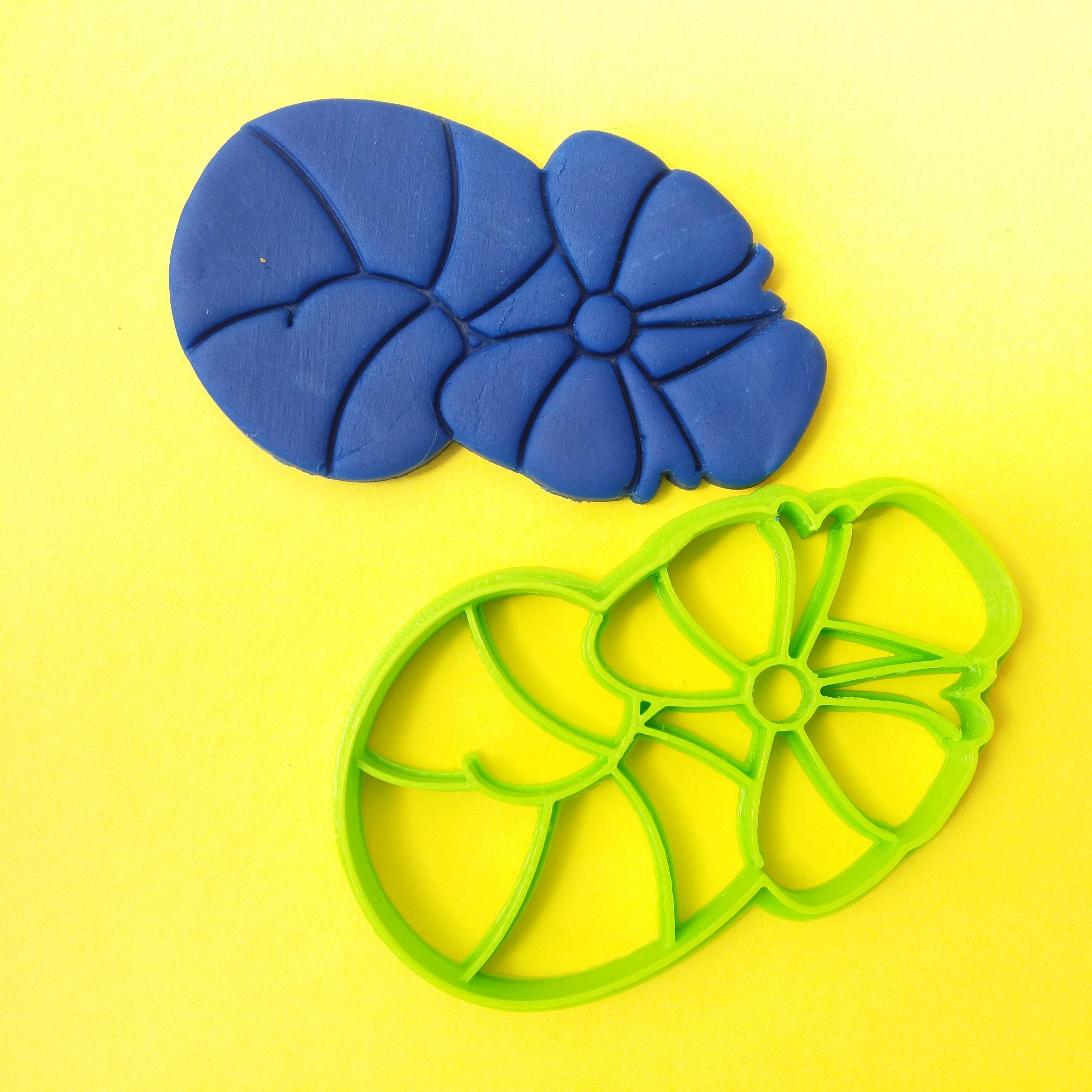STL file Christmas cookie cutter, candy cane with rose 🎄 ・3D printable ...
