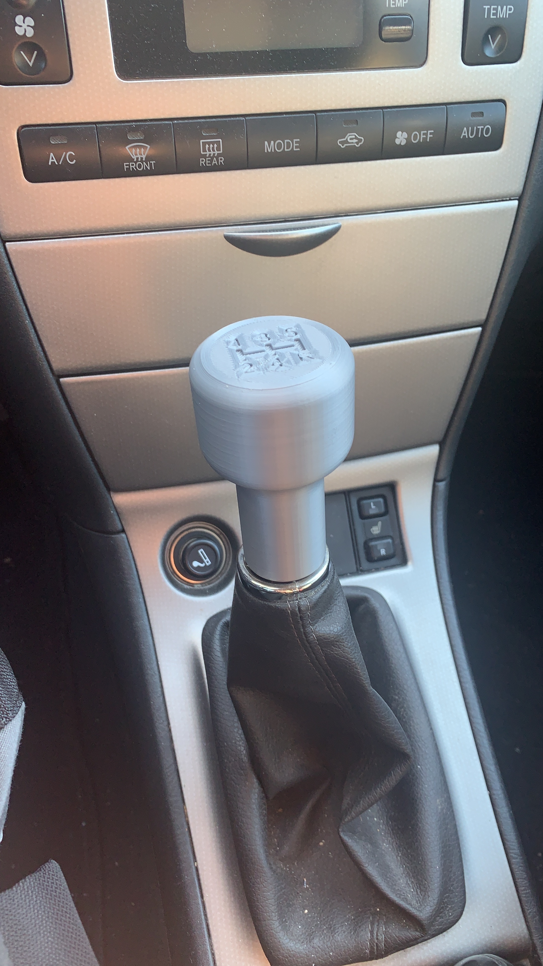 STL file shift grip/ gearlever grip 🚗・Model to download and 3D print・Cults