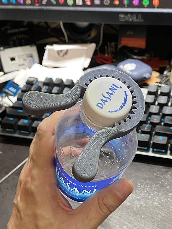 yuuu. 🚰 Bottled Water Cap Opener・Free STL File for ・Cults