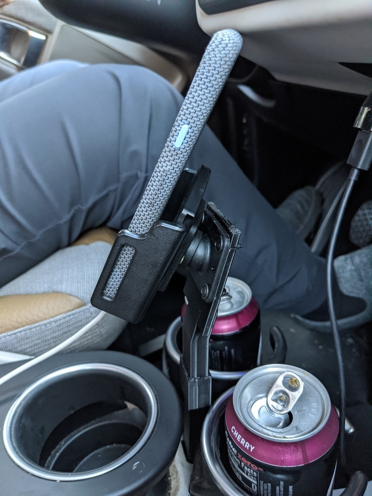 Free 3D file AMPS plate mount for BMW i3 cup holder 🚗 ・3D printable