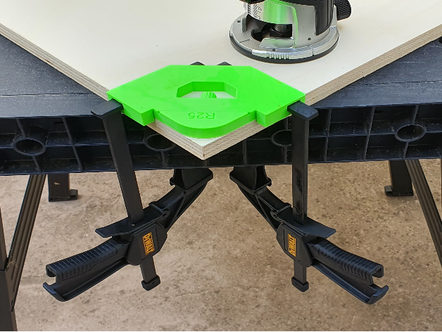 Free 3D file Router Template / Corner Radius Jig (DeWalt 6x12mm and ...