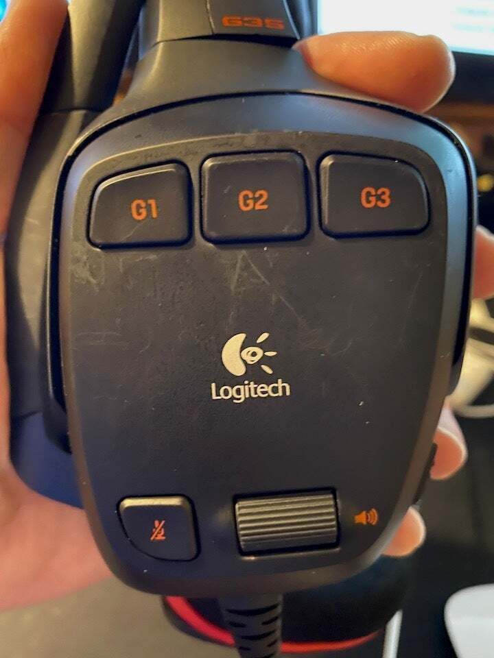 Free STL file Logitech G35 Gaming Headset button cover 🎵 ・3D printing ...