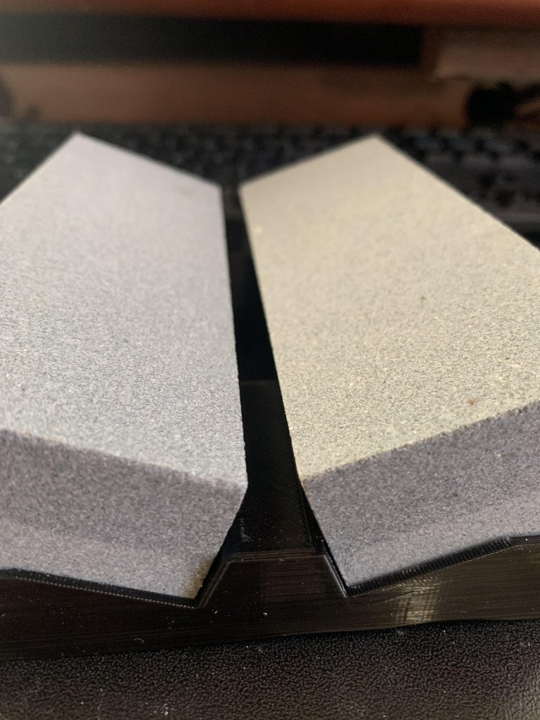 Free 3D file Sharpening stone holder for TOTA broadheads ⚽ ・Template to