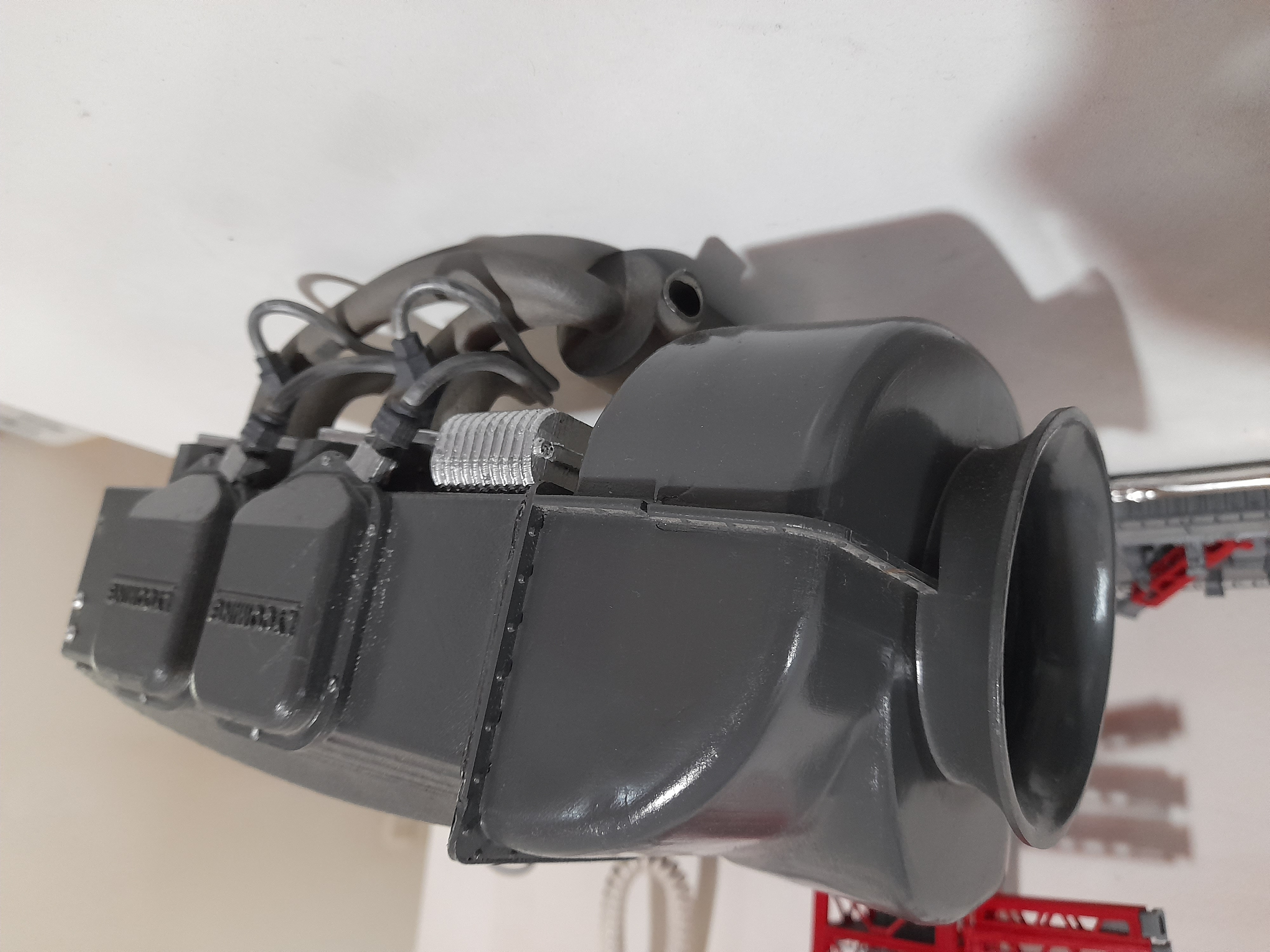 Robinson R22 Engine Rpm Sensor 🚁 Robinson R22 Motor à escala para modelo rc・Arquivo STL Grátis para ・Cults